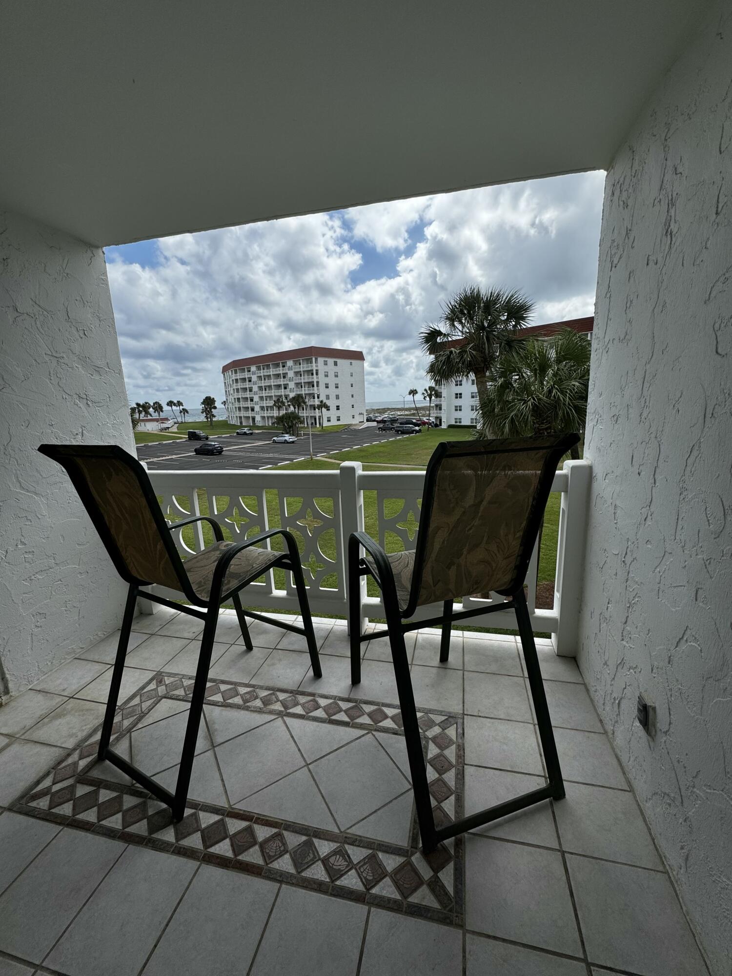 EL MATADOR UNIT 133 - Residential