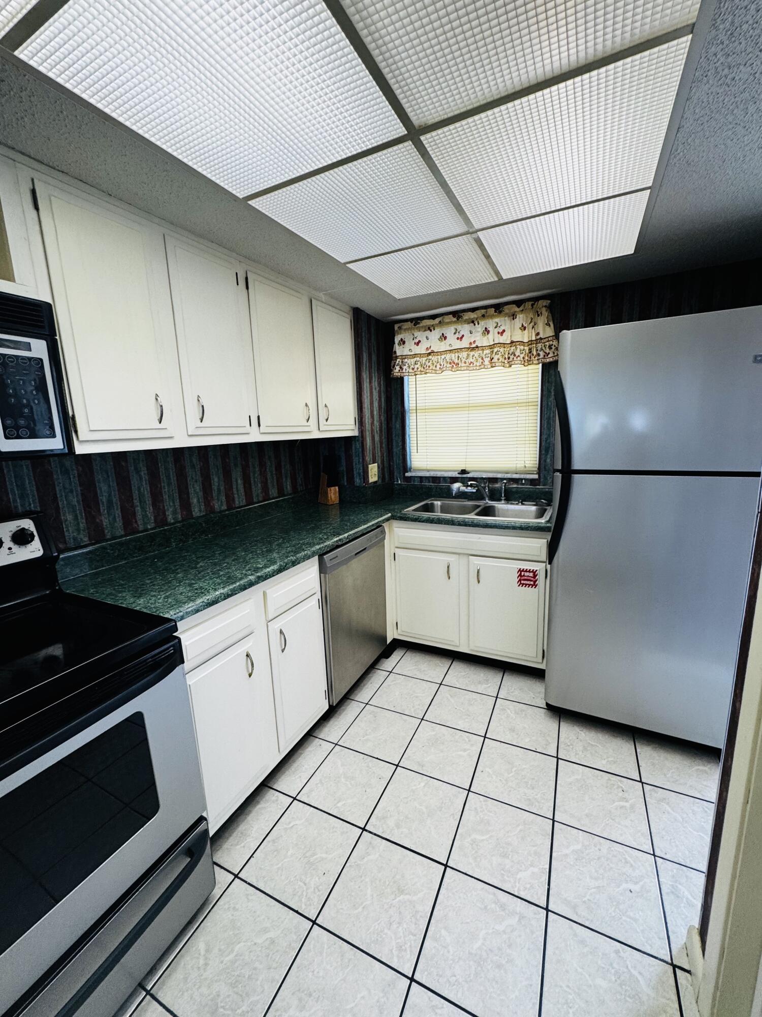 EL MATADOR UNIT 133 - Residential