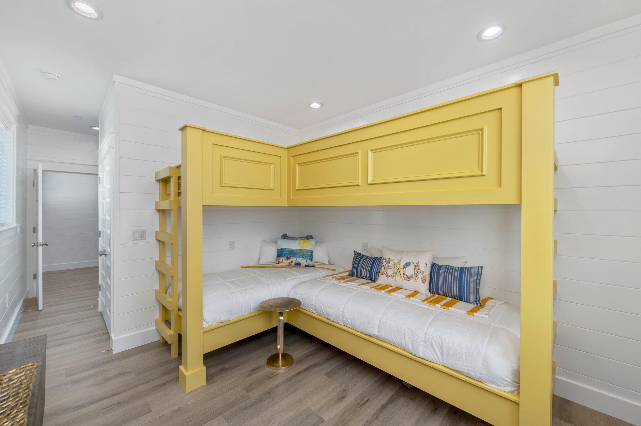 MIRAMAR BEACH - Residential