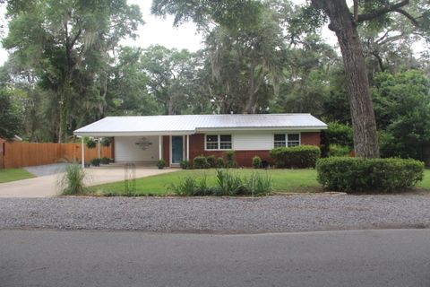 A home in Niceville