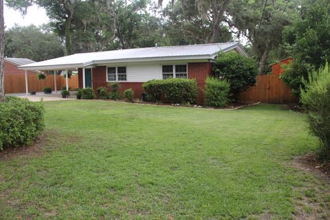 A home in Niceville