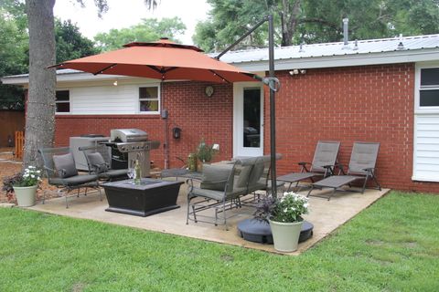 A home in Niceville