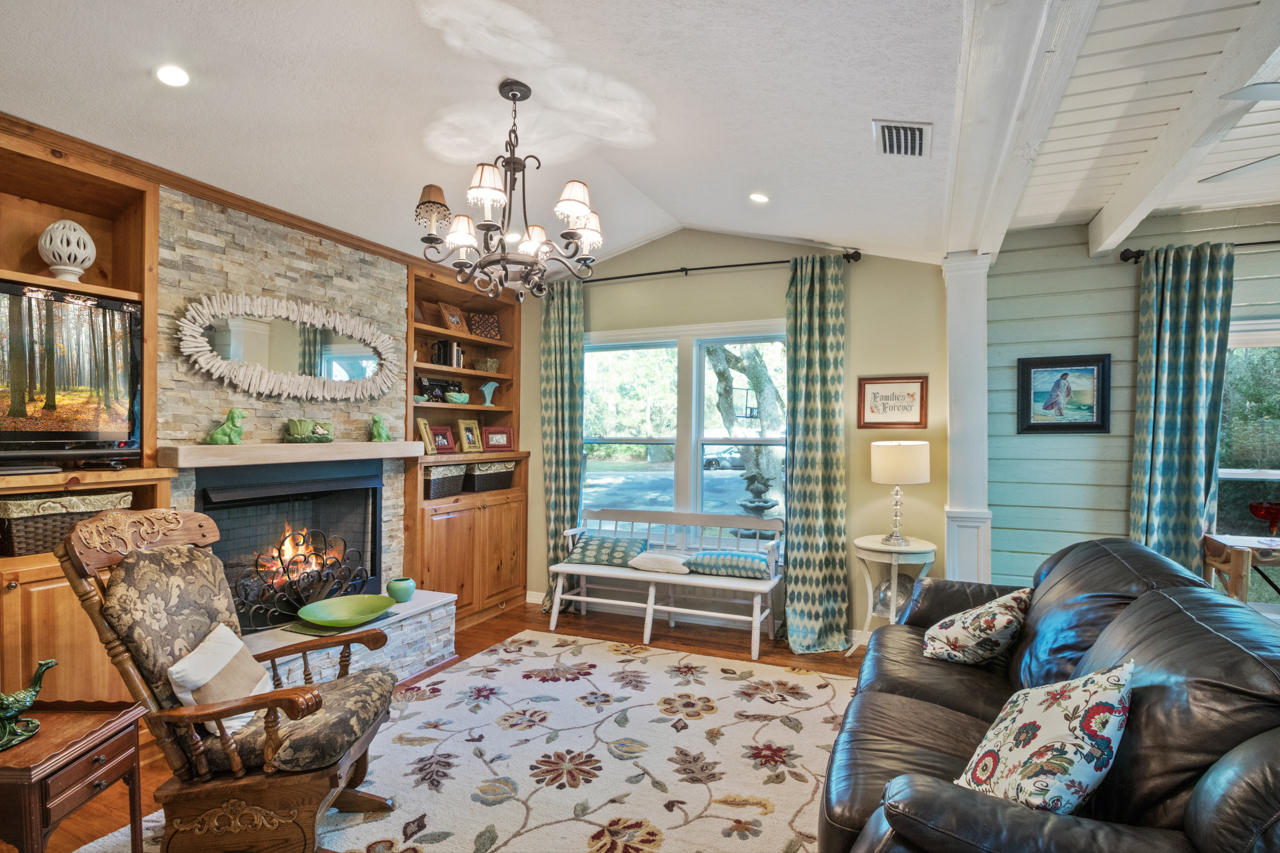 SANTA ROSA BEACH ESTATES - Residential