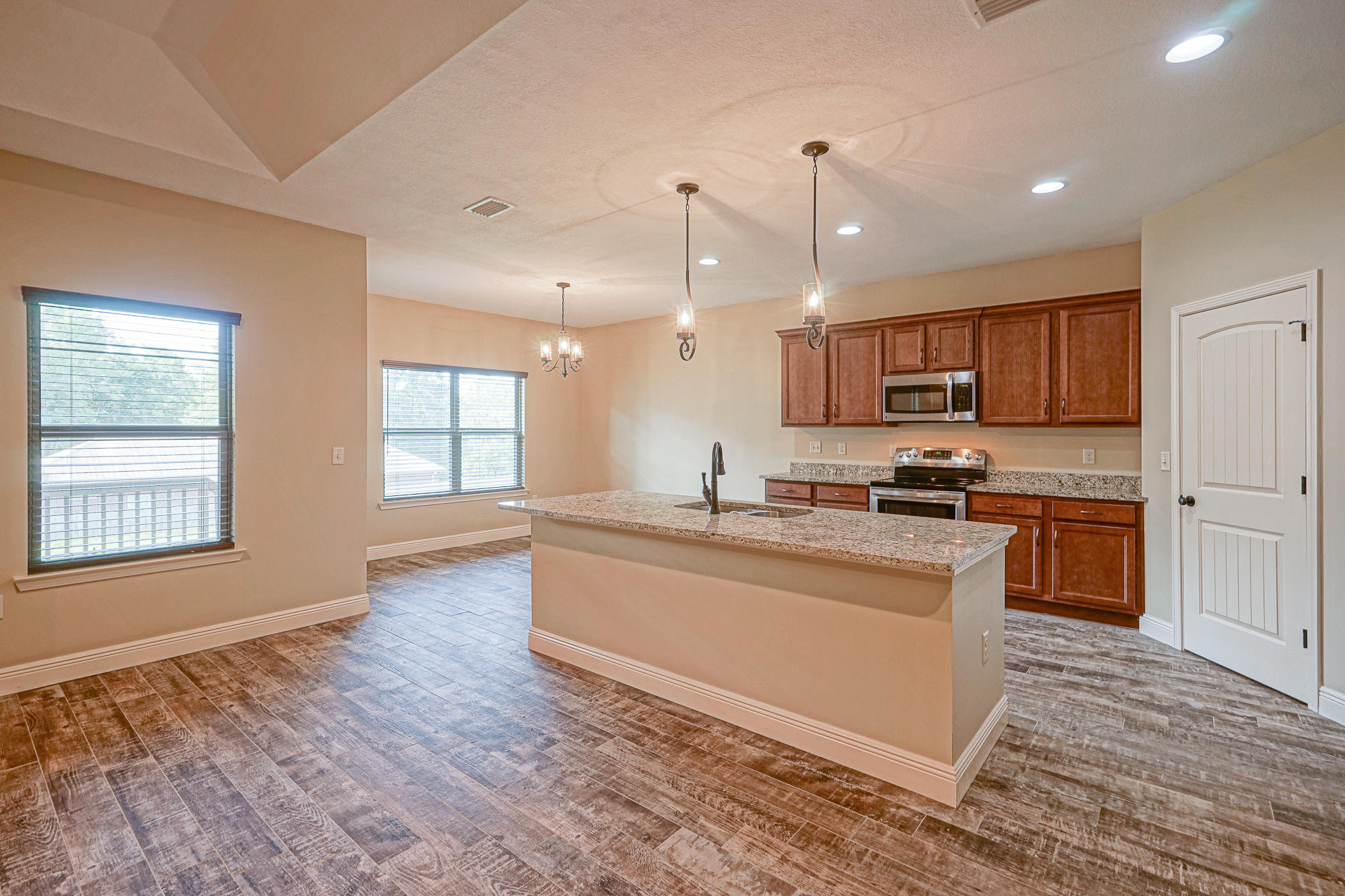 CRESTVIEW - Residential