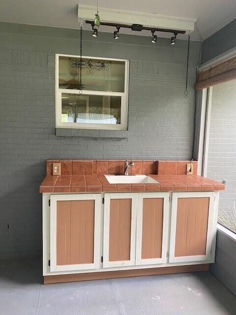 J JOHNSON UNREC - Residential