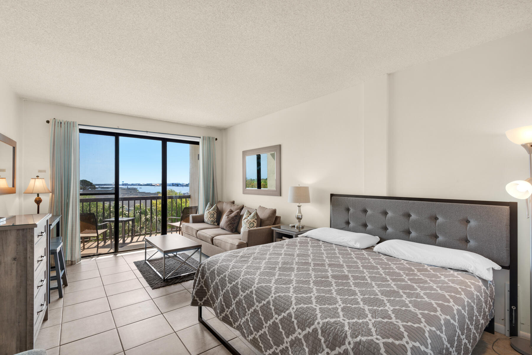 PIRATES BAY PH 1 - Residential