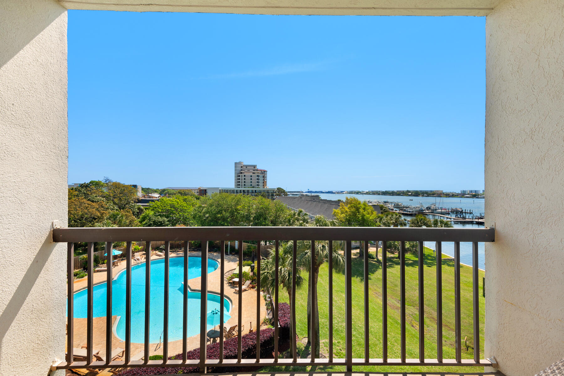 PIRATES BAY PH 1 - Residential