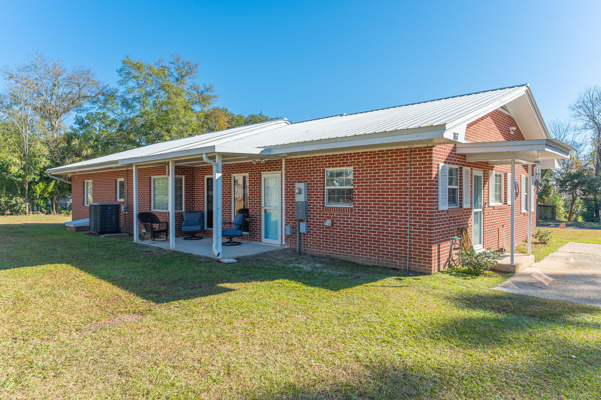 HUGHES ADD FLORALA - Residential