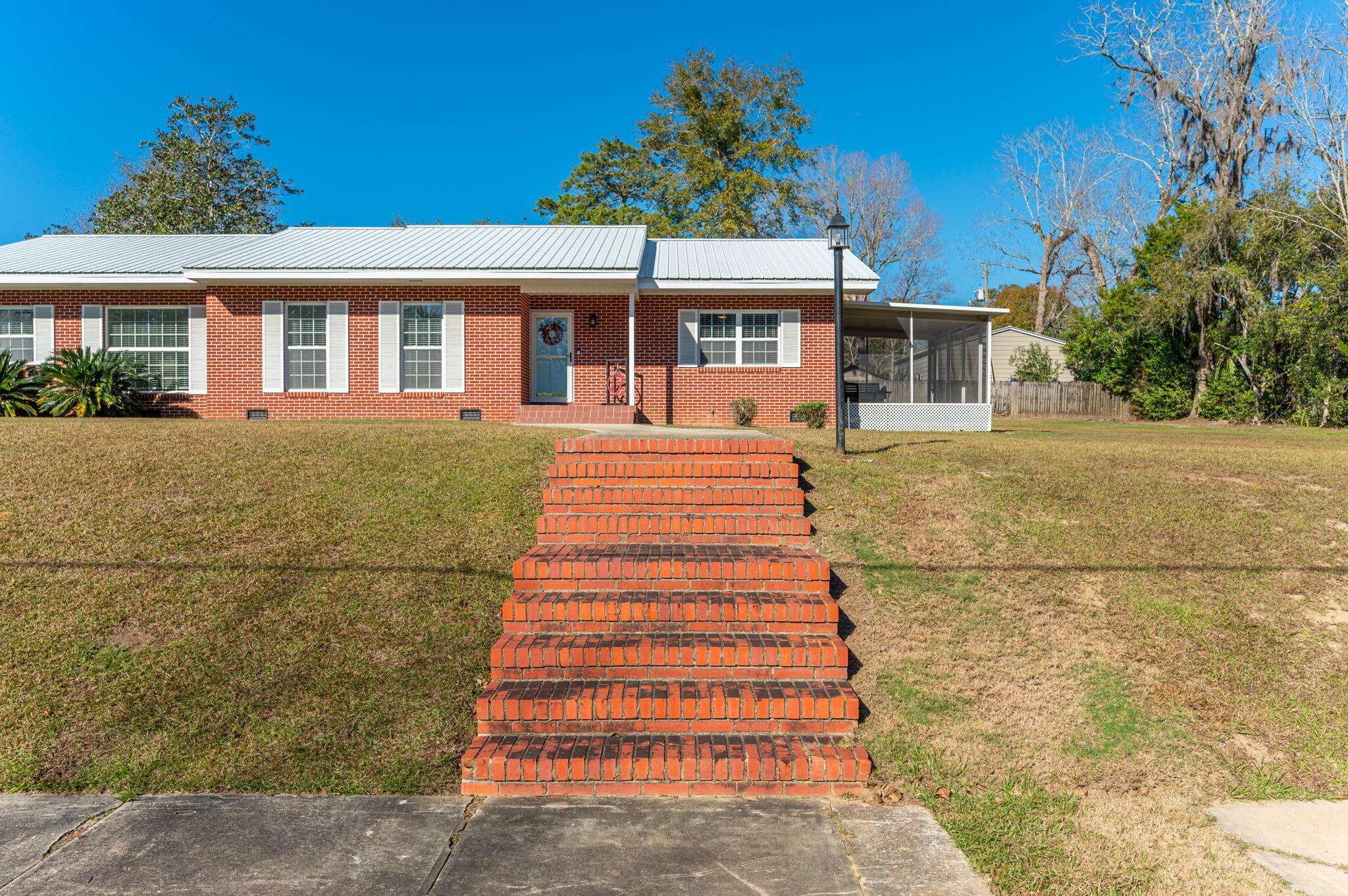 HUGHES ADD FLORALA - Residential