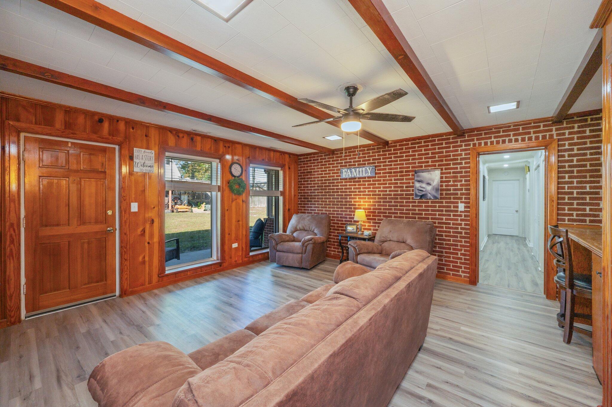 HUGHES ADD FLORALA - Residential