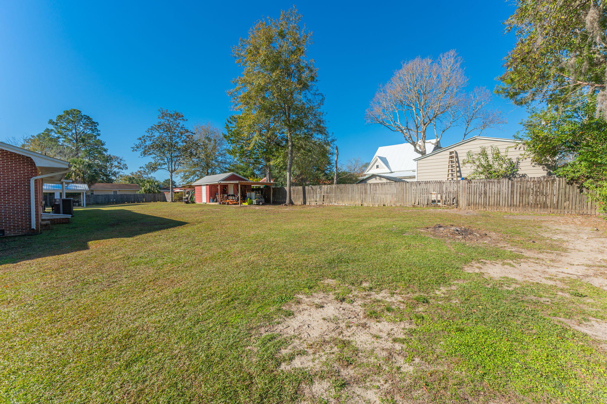 HUGHES ADD FLORALA - Residential