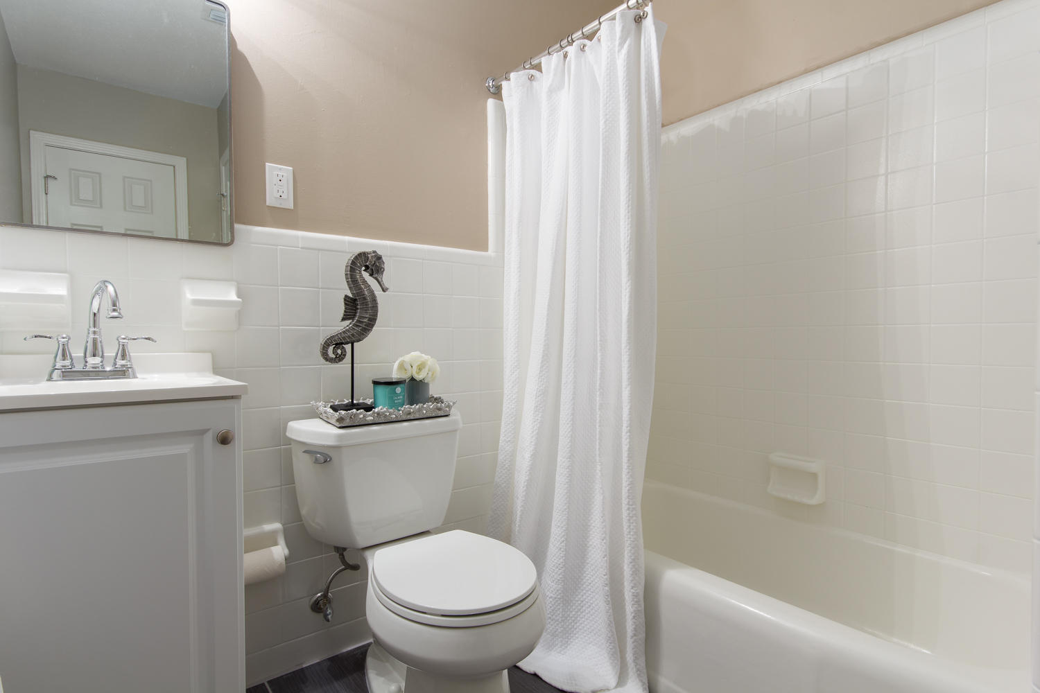 ELLIOTTS POINT 10TH ADDN - Residential