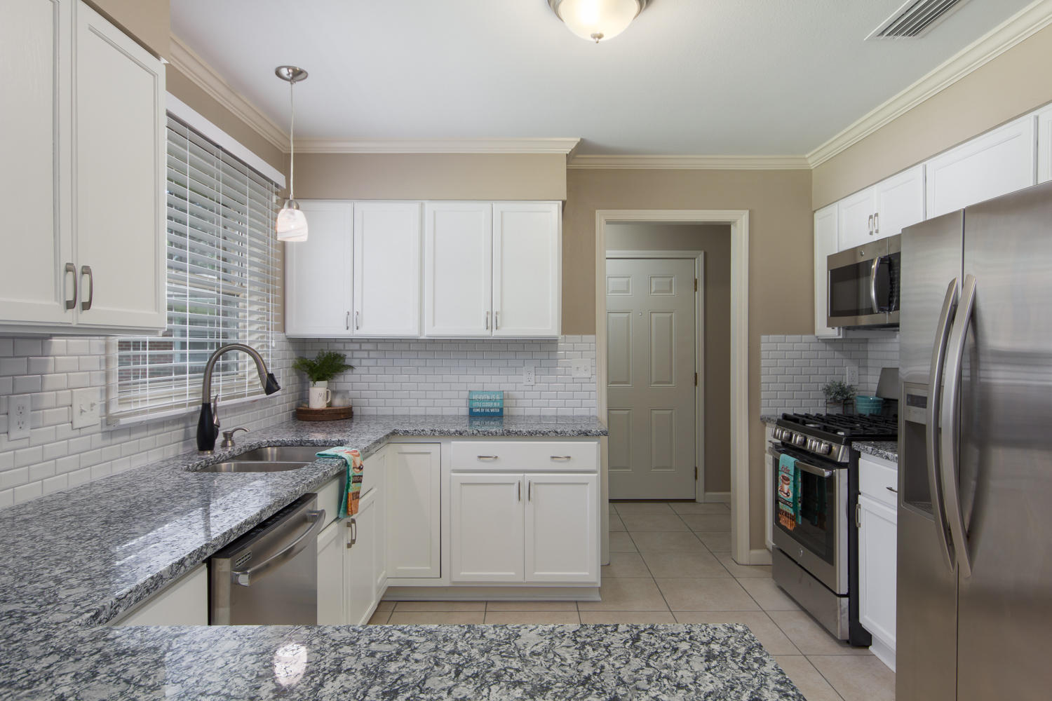 ELLIOTTS POINT 10TH ADDN - Residential