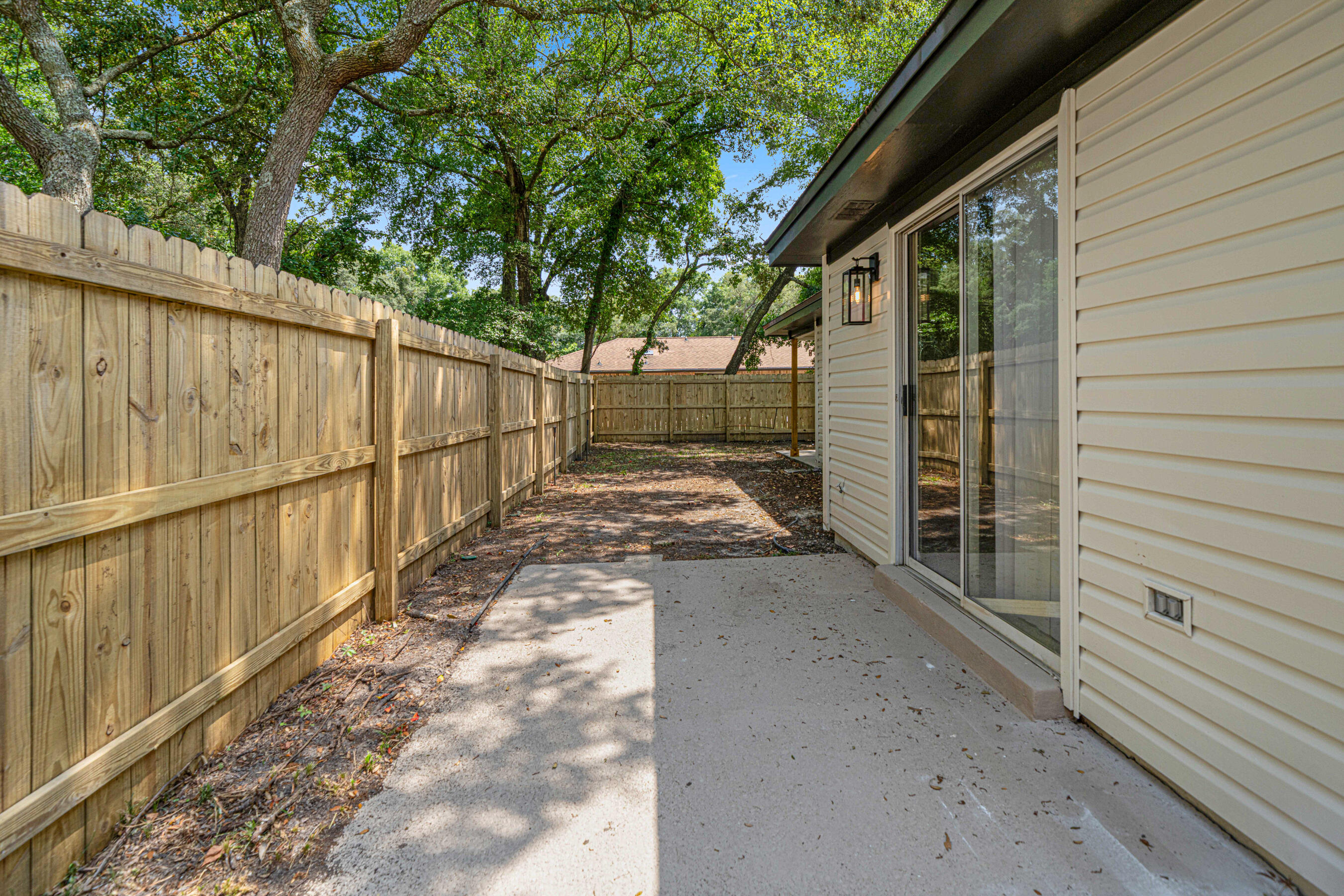Ashland Manor - Residential