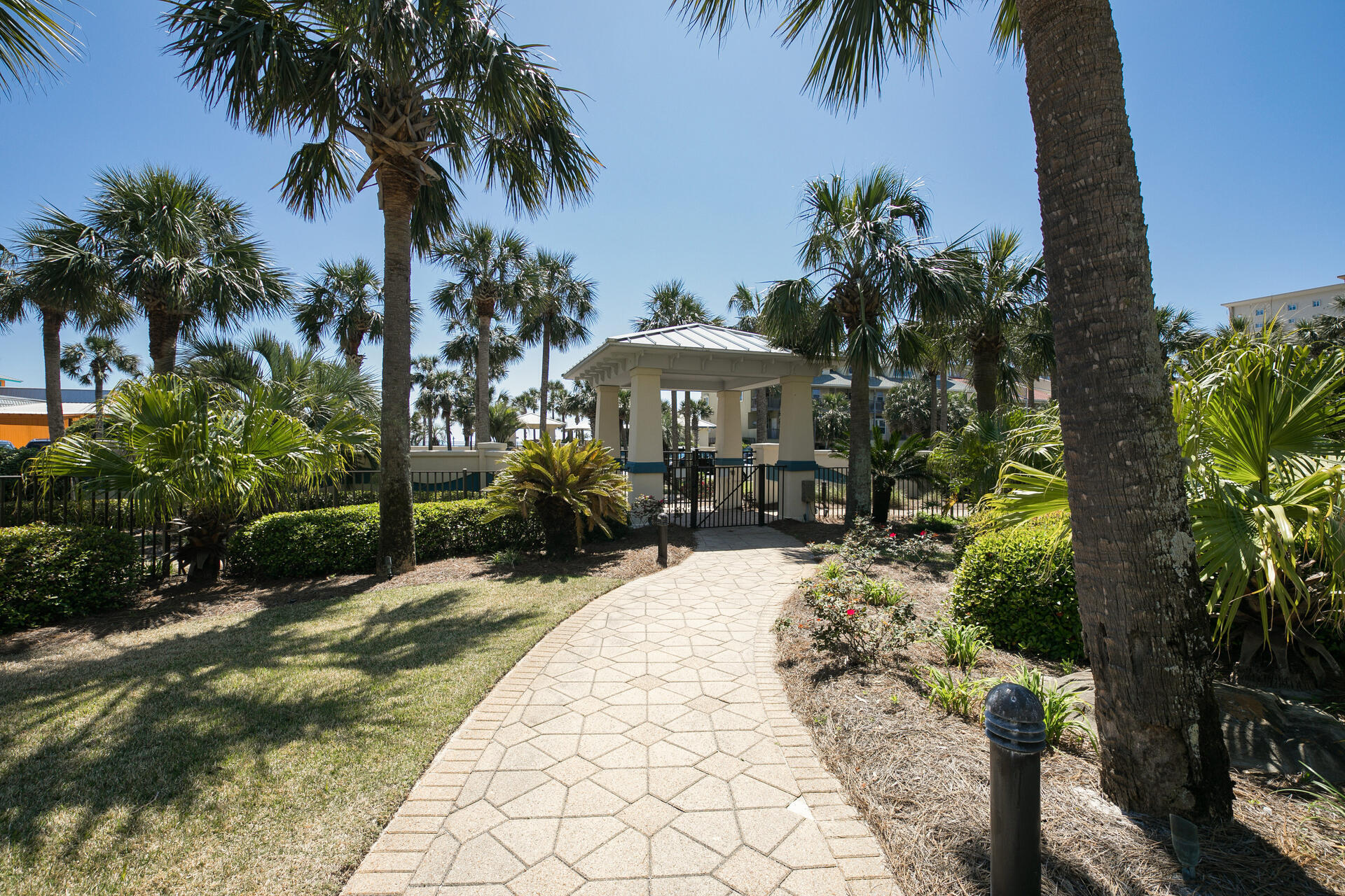 STERLING SHORES - Residential