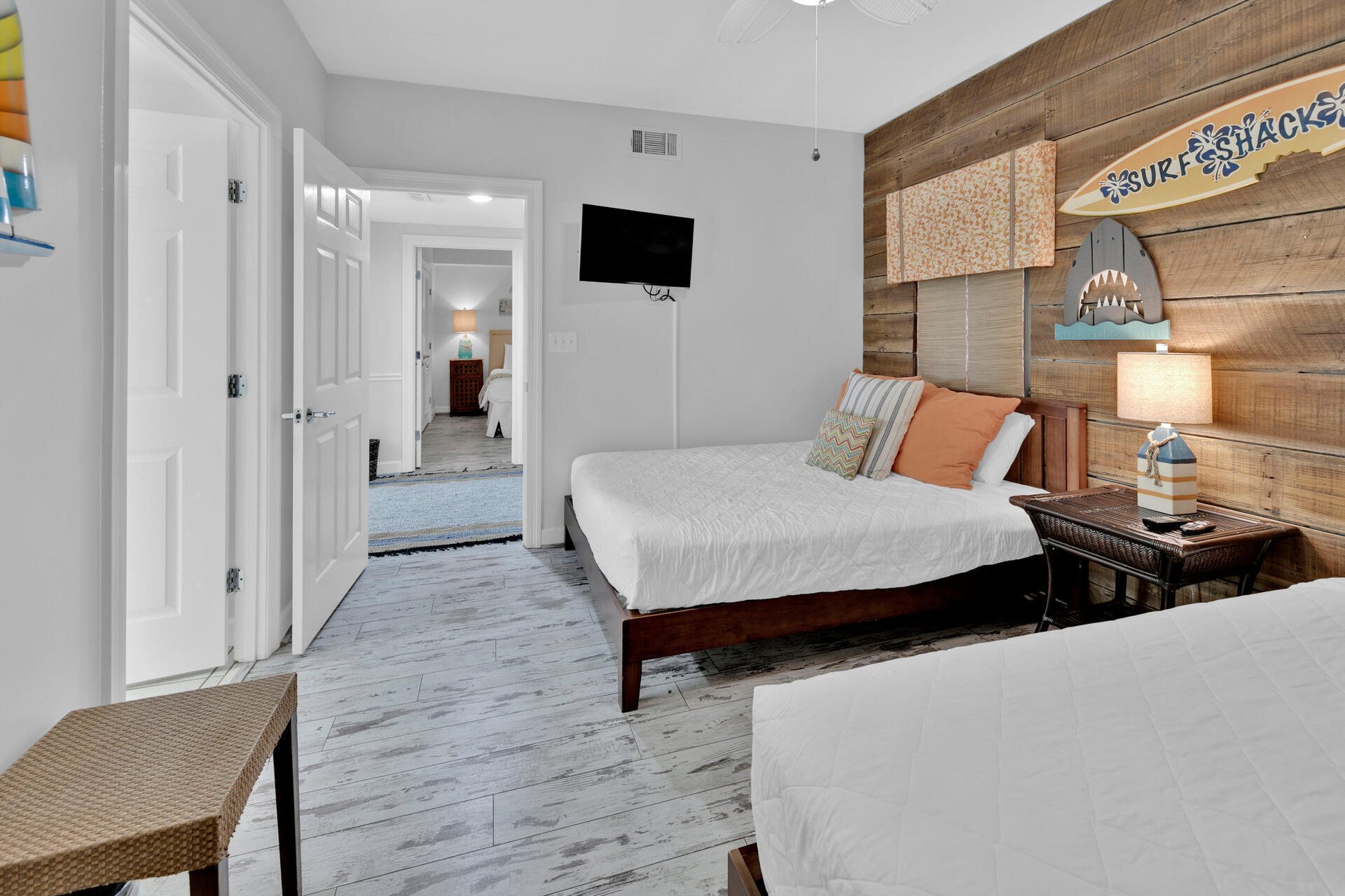 STERLING SHORES - Residential