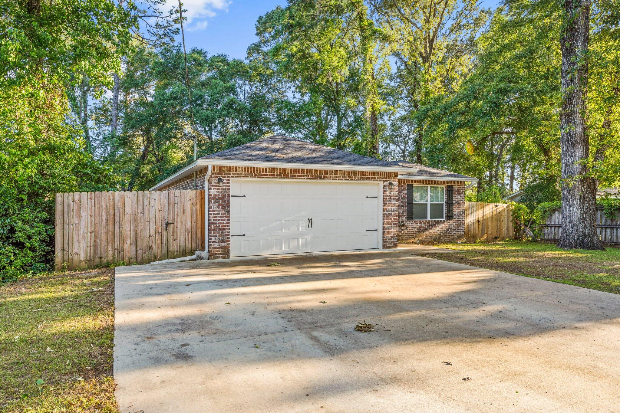 ADAMS POWELL - Residential