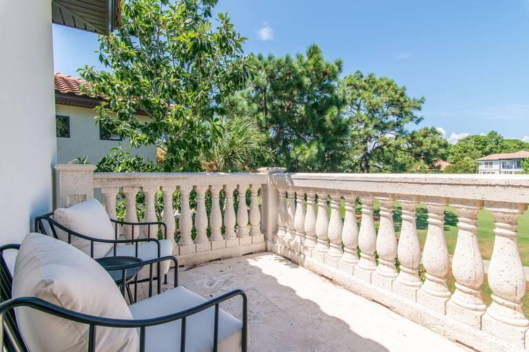 VILLA LAGO - Residential