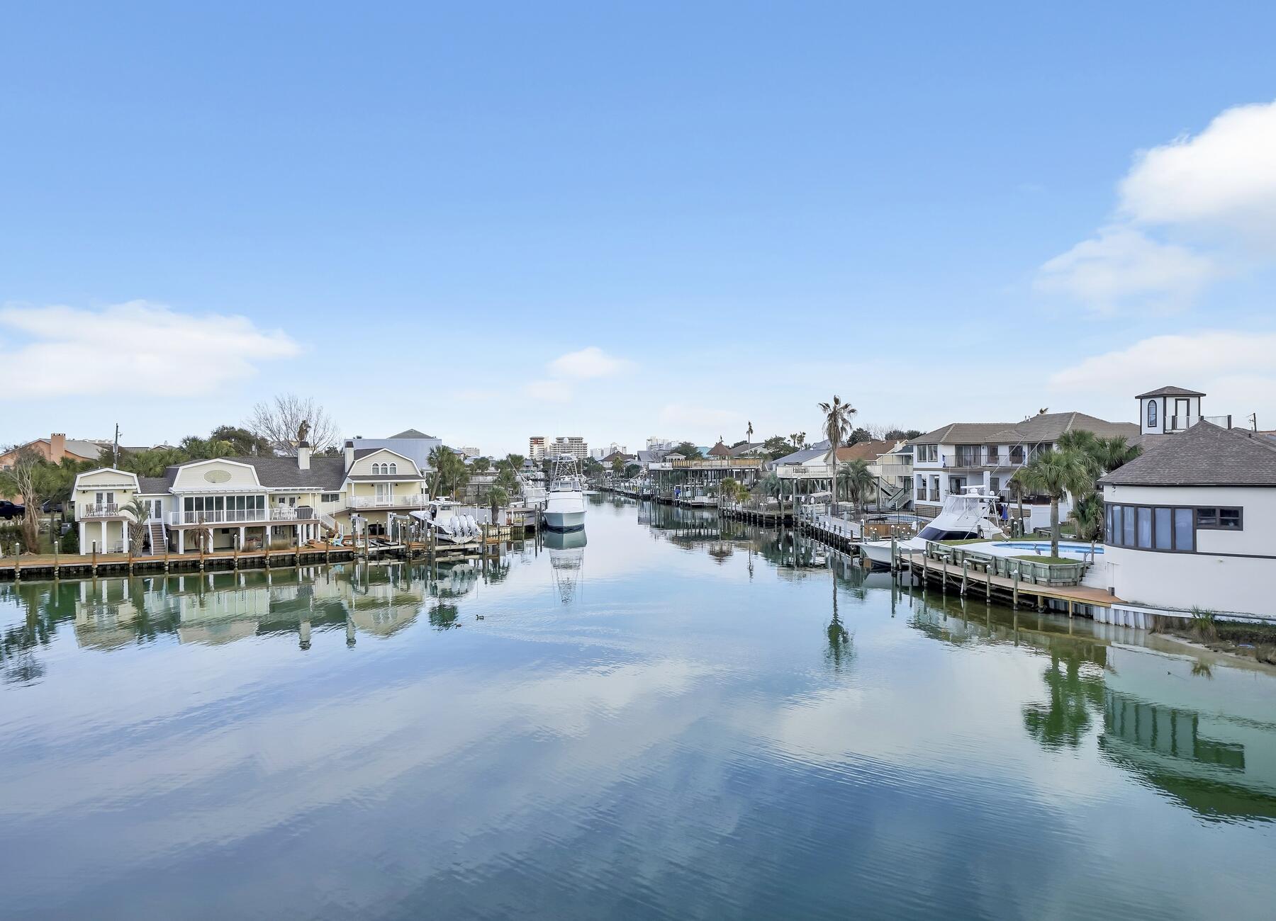 HOLIDAY ISLE - Residential