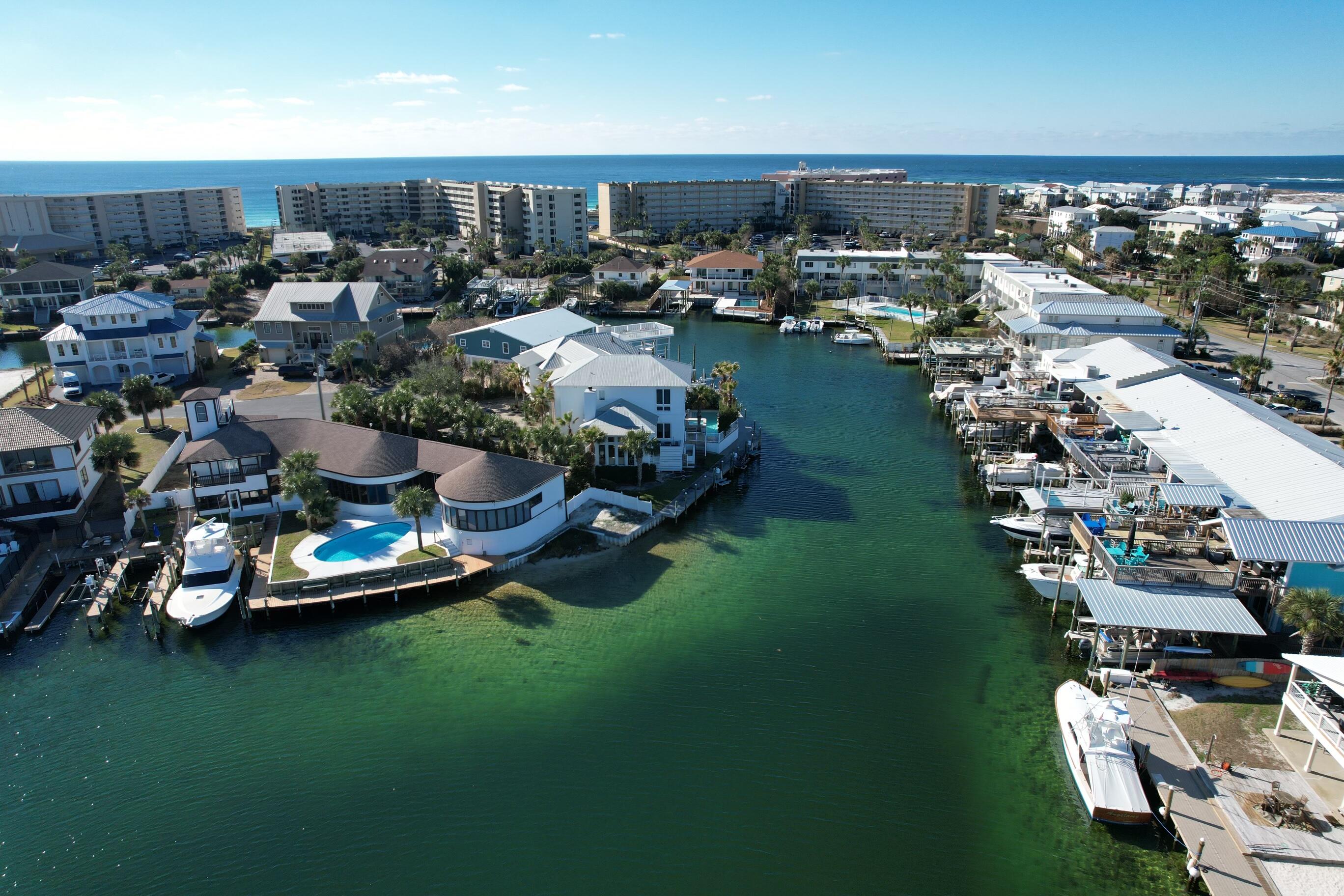 HOLIDAY ISLE - Residential