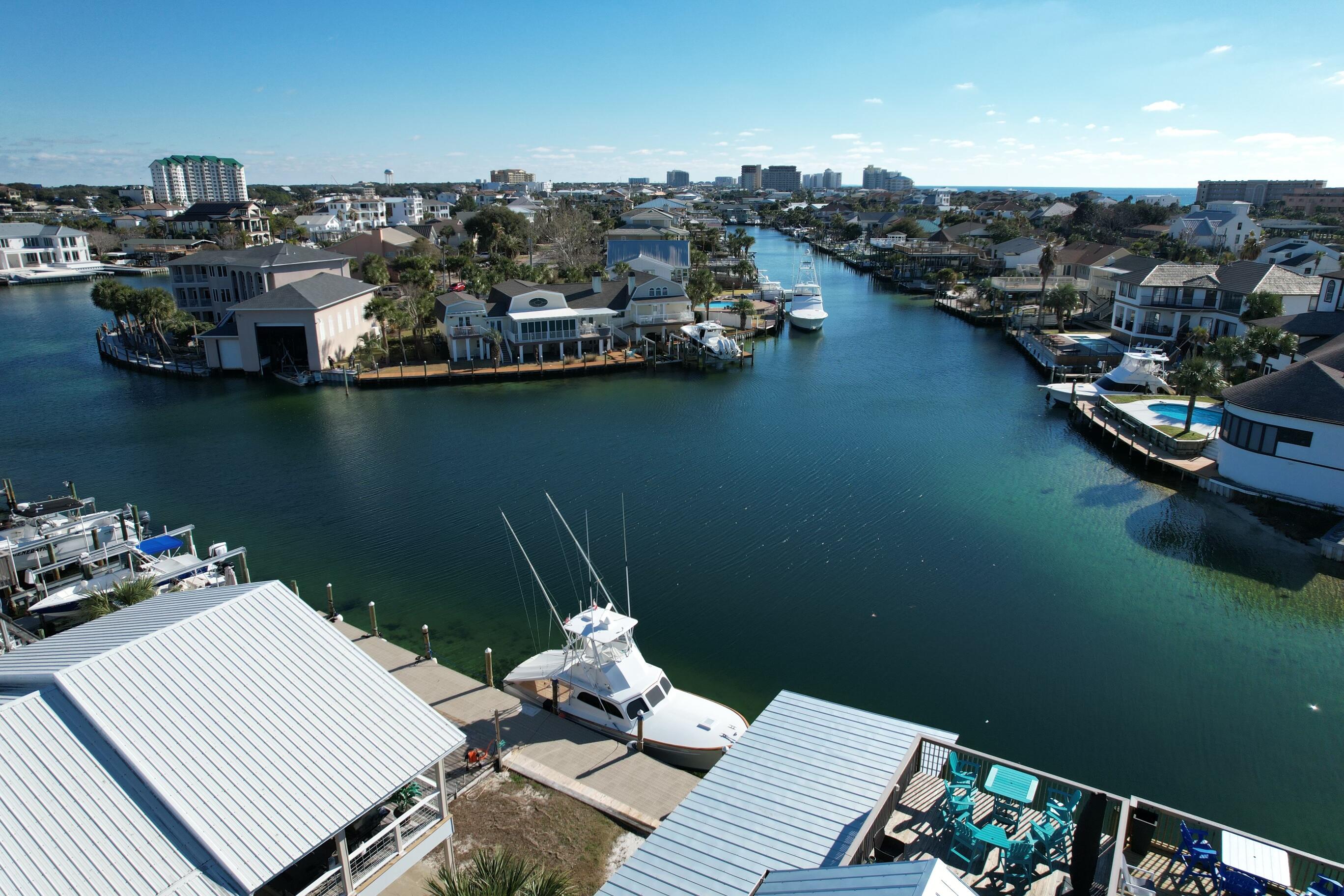 HOLIDAY ISLE - Residential