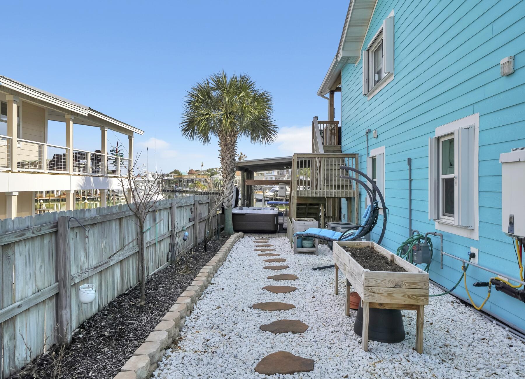 HOLIDAY ISLE - Residential