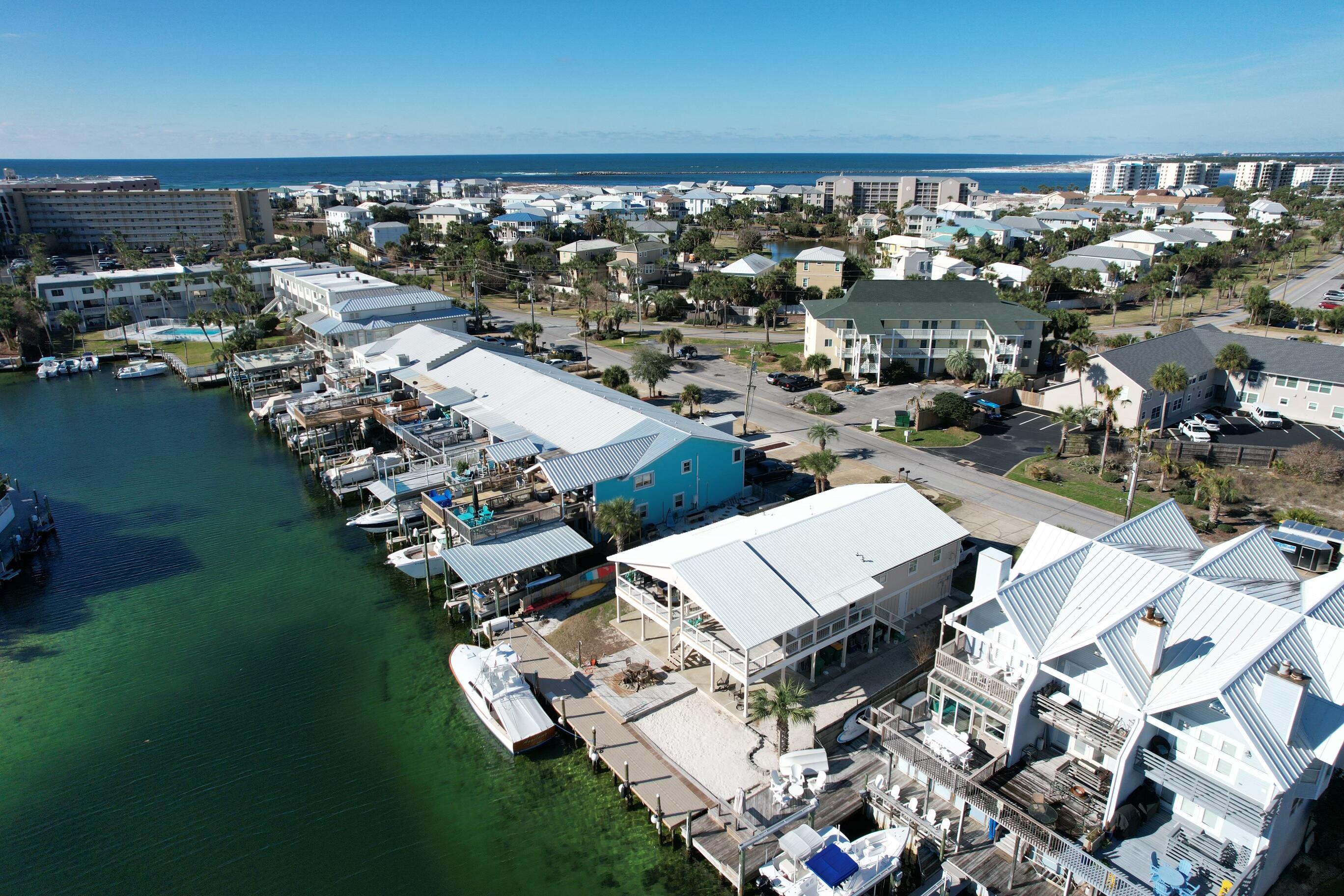 HOLIDAY ISLE - Residential