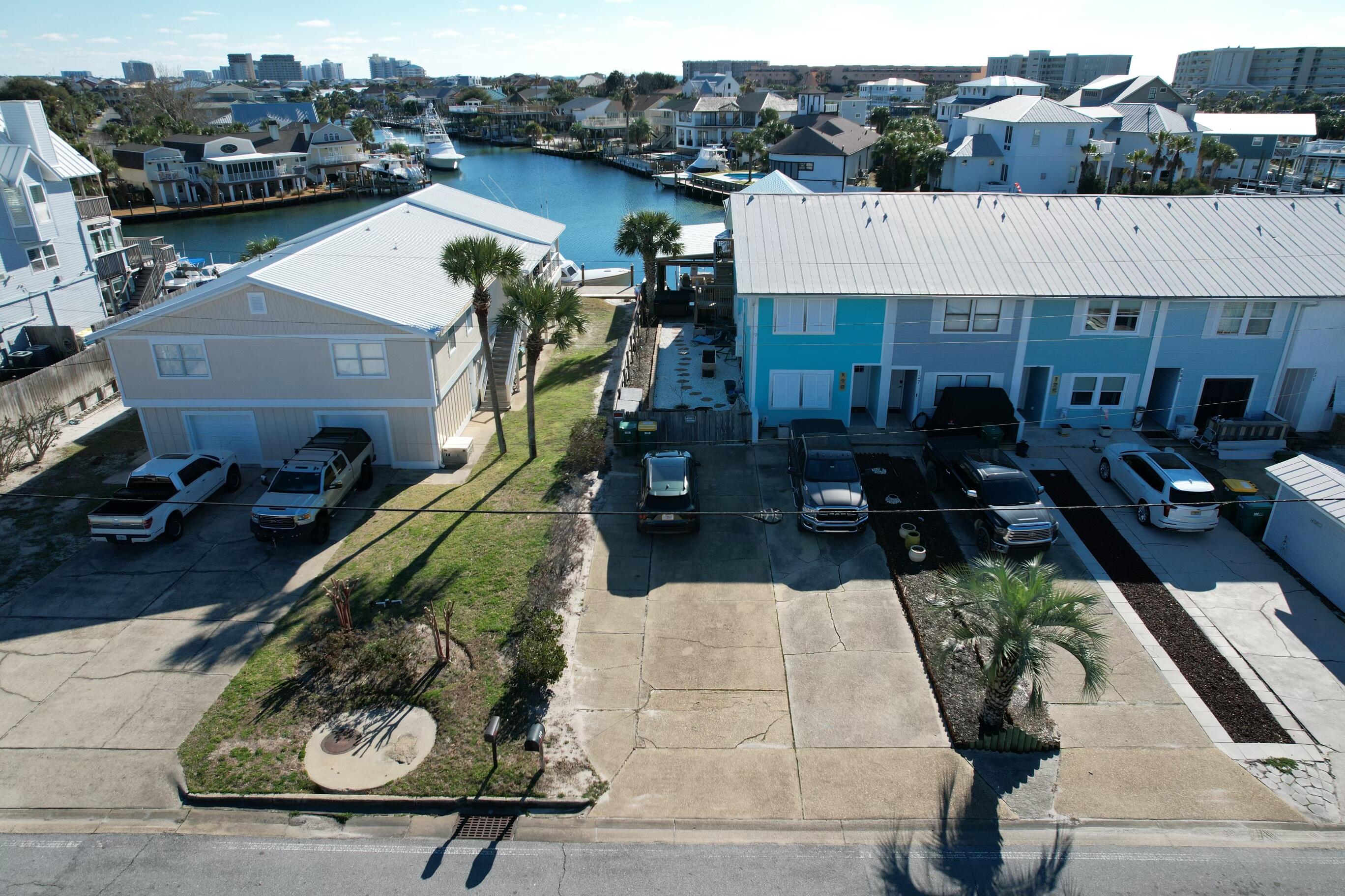 HOLIDAY ISLE - Residential