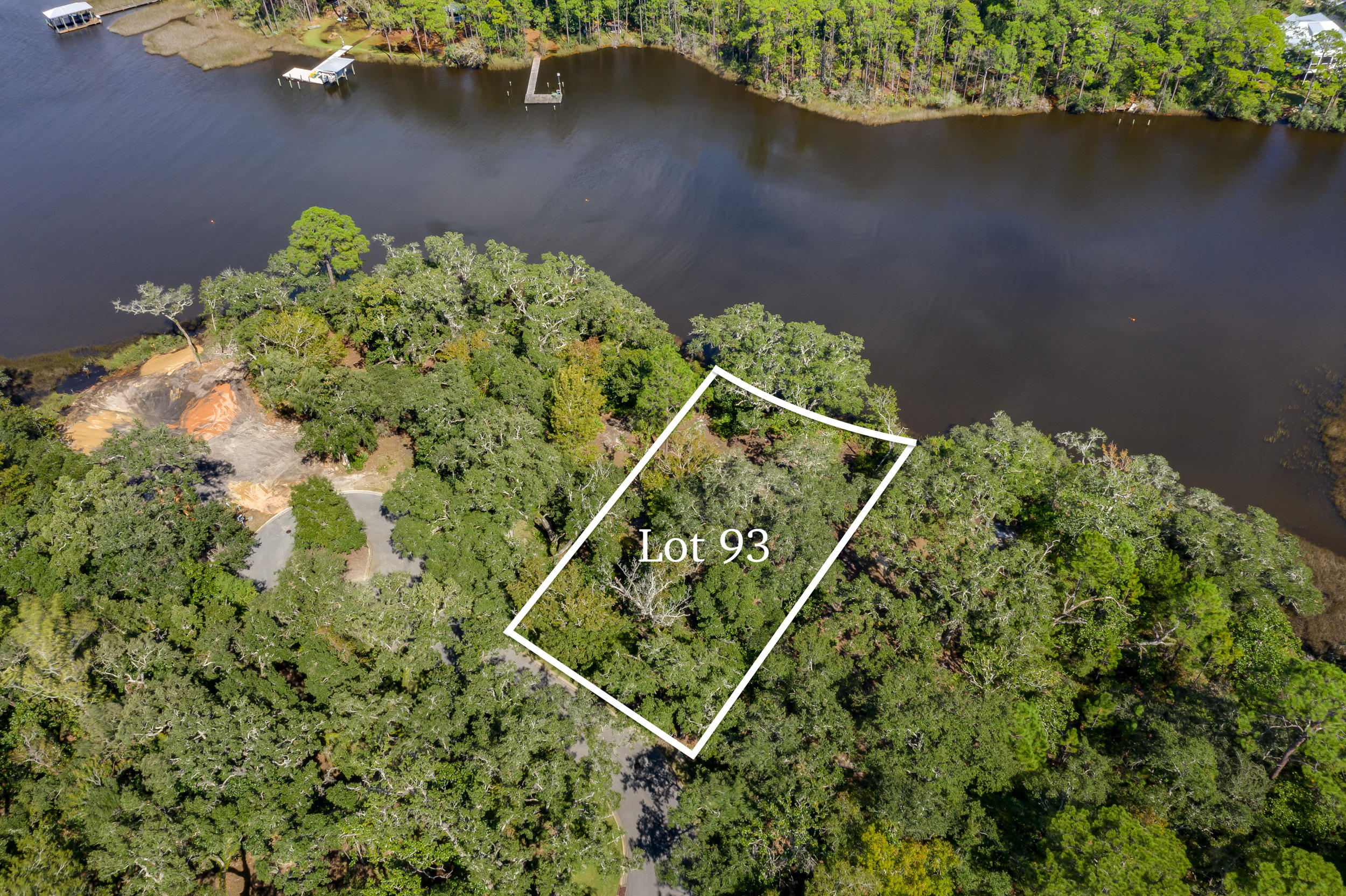 CHURCHILL OAKS - Land