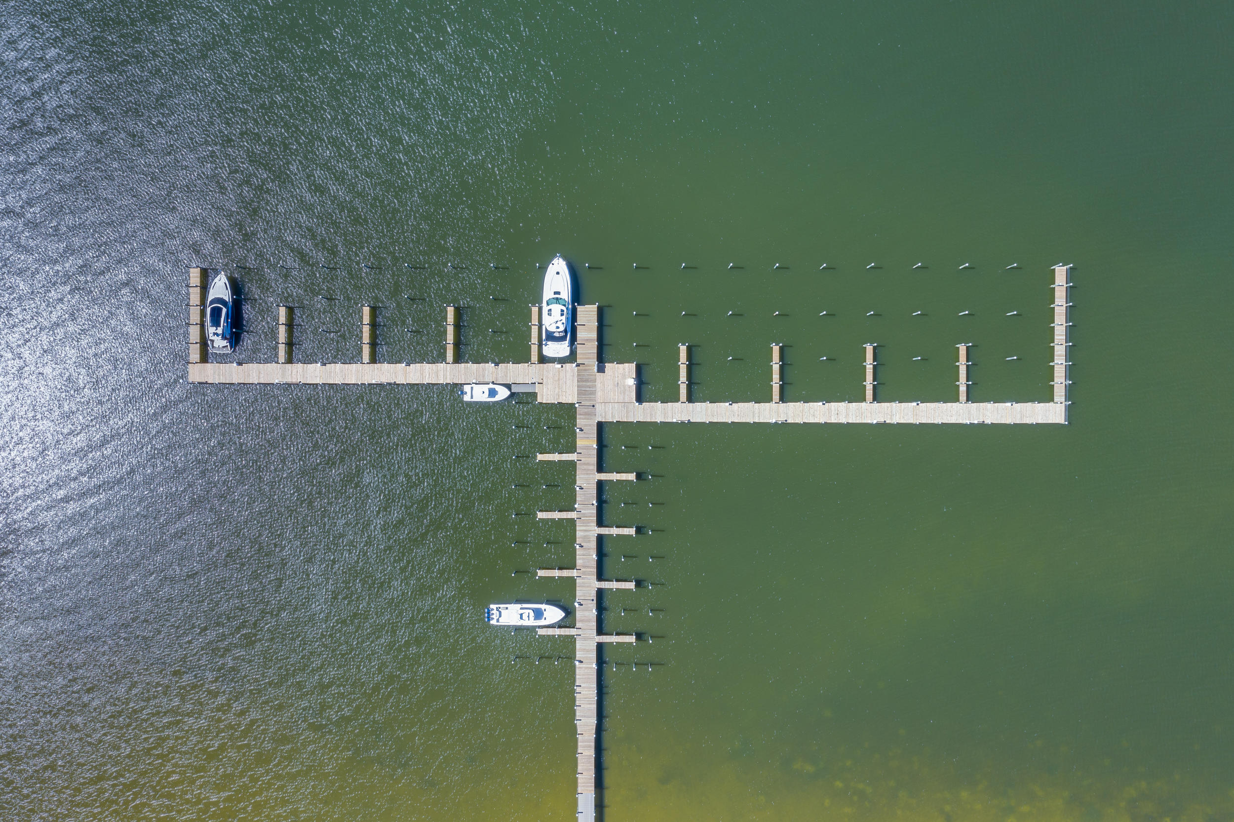 CHURCHILL OAKS - Land