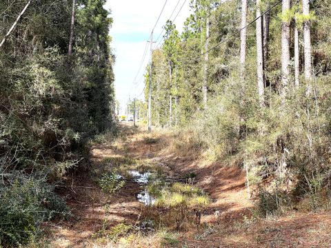 A home in DeFuniak Springs