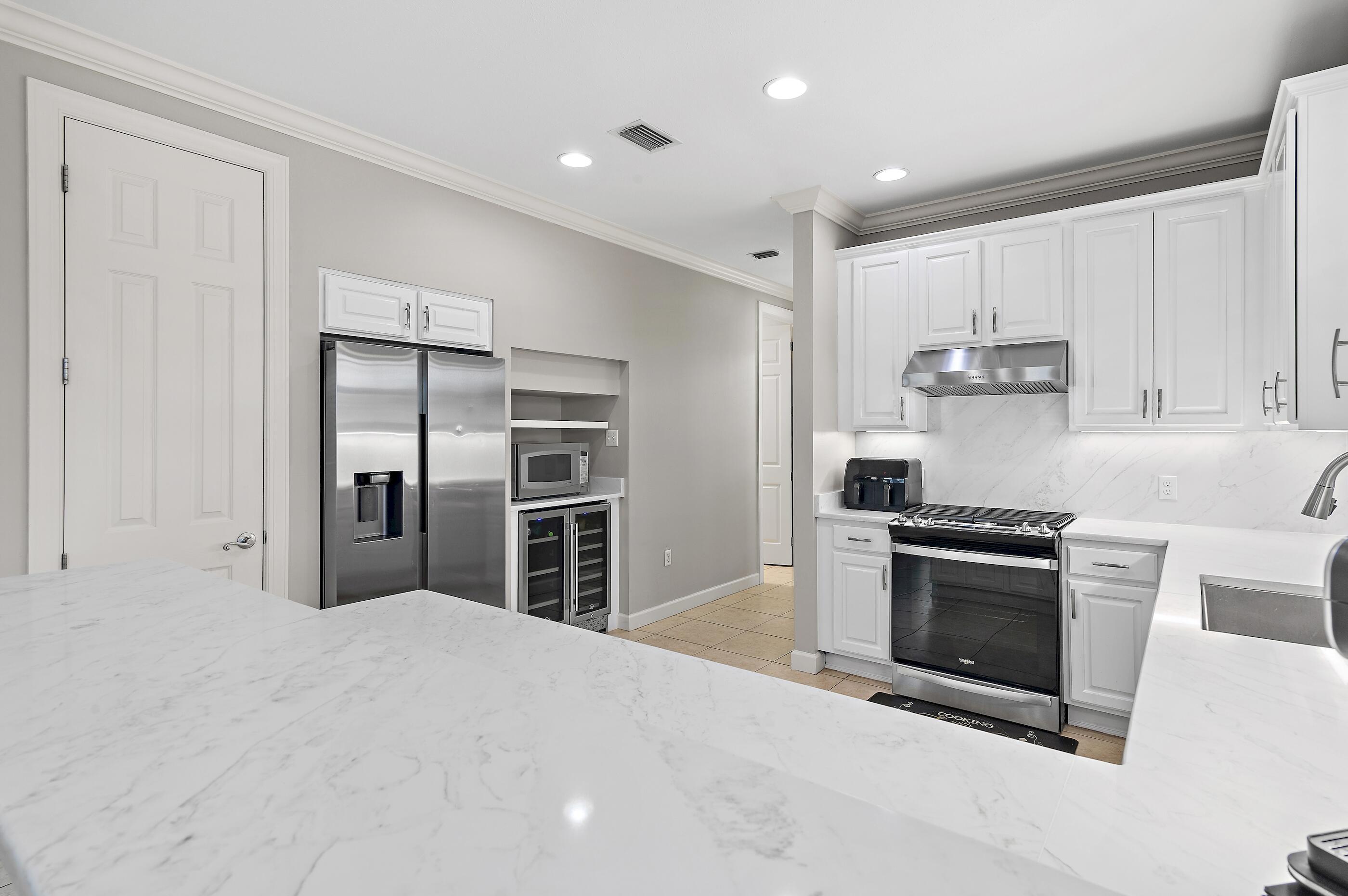 CRYSTAL LAKE II AT SANDESTIN - Residential