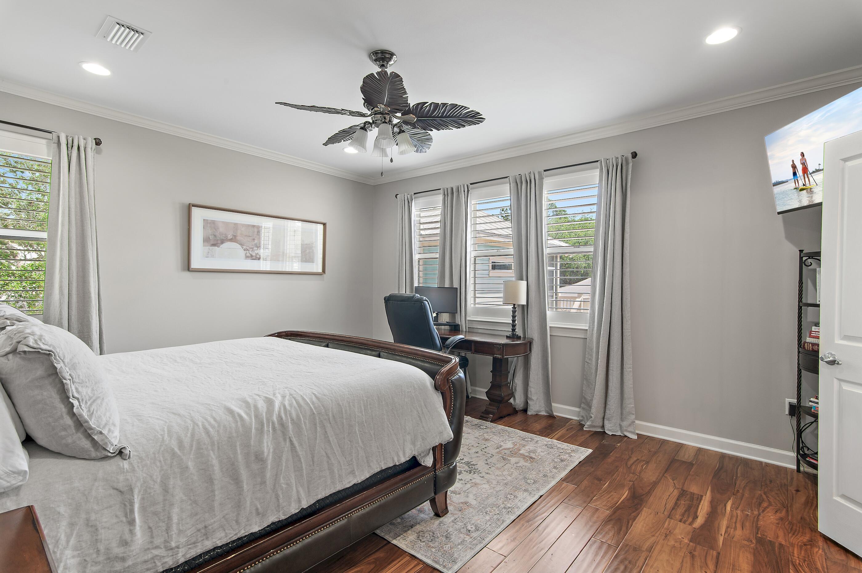 CRYSTAL LAKE II AT SANDESTIN - Residential