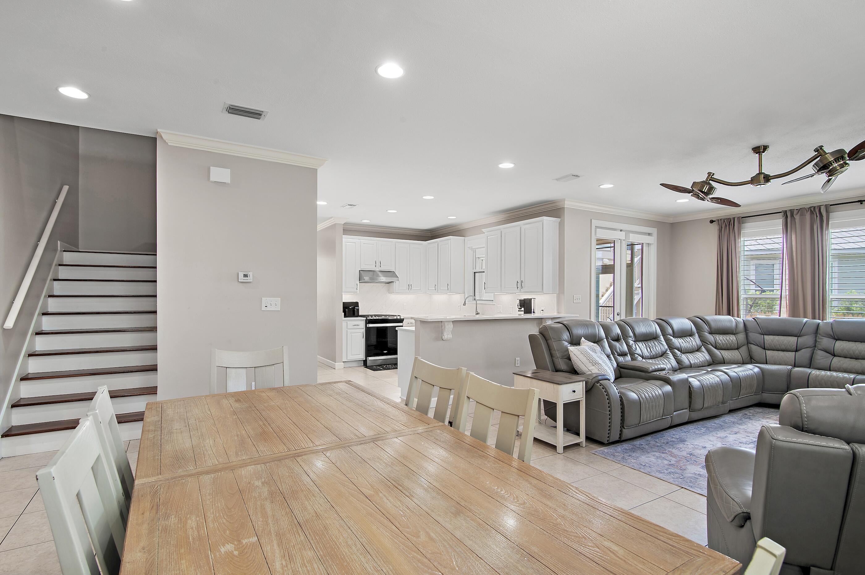 CRYSTAL LAKE II AT SANDESTIN - Residential