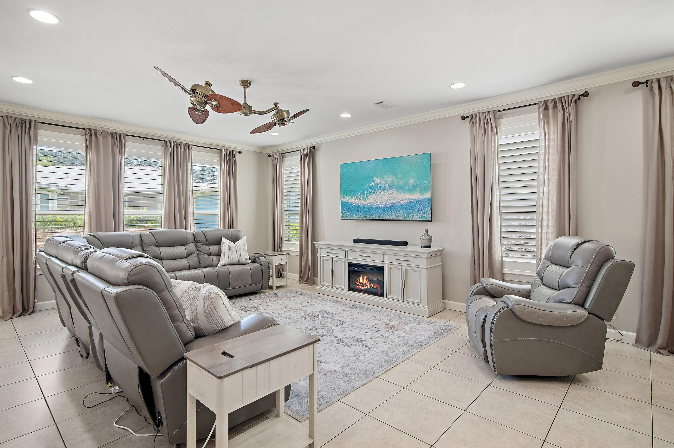 CRYSTAL LAKE II AT SANDESTIN - Residential