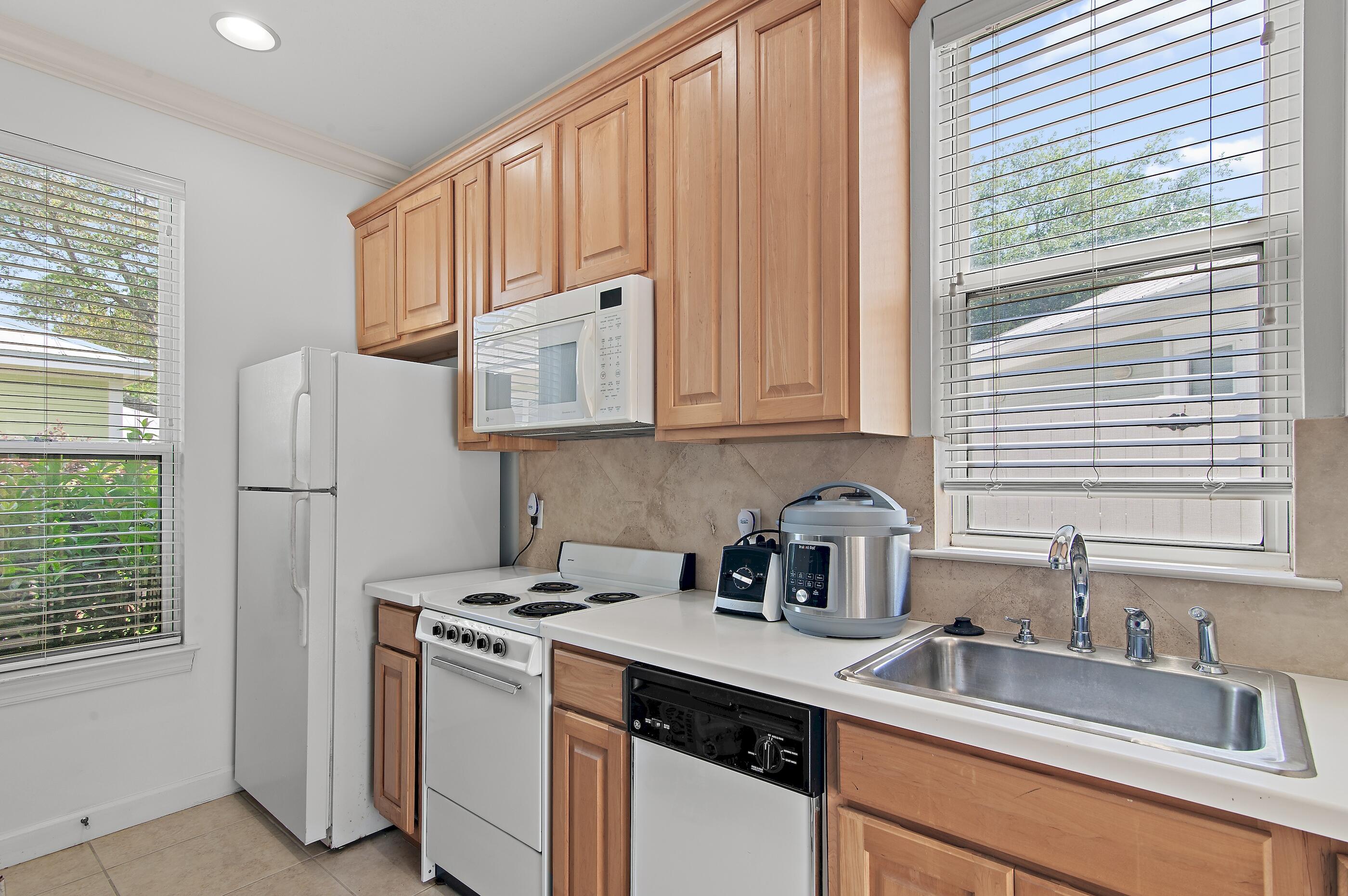 CRYSTAL LAKE II AT SANDESTIN - Residential
