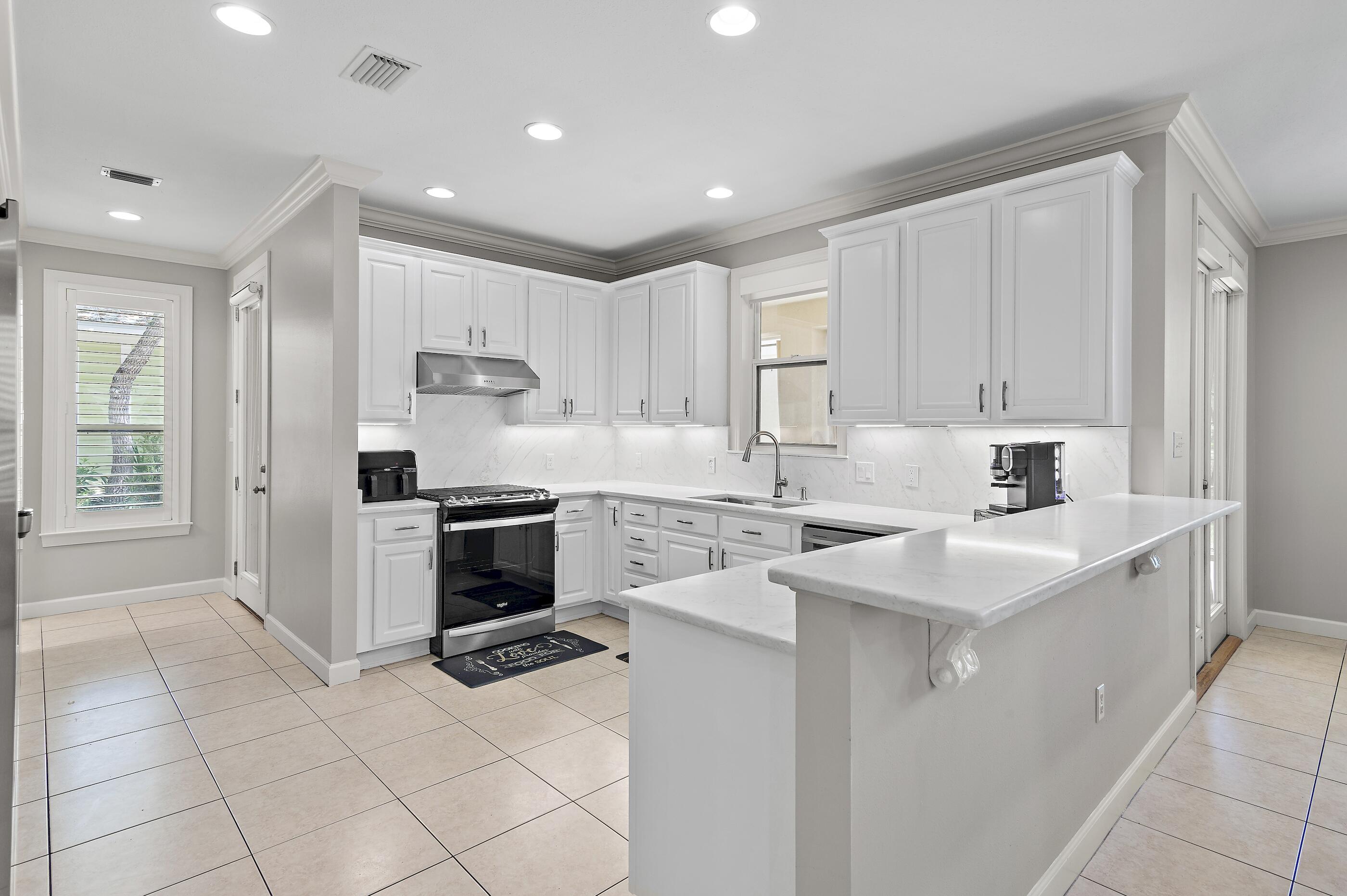 CRYSTAL LAKE II AT SANDESTIN - Residential