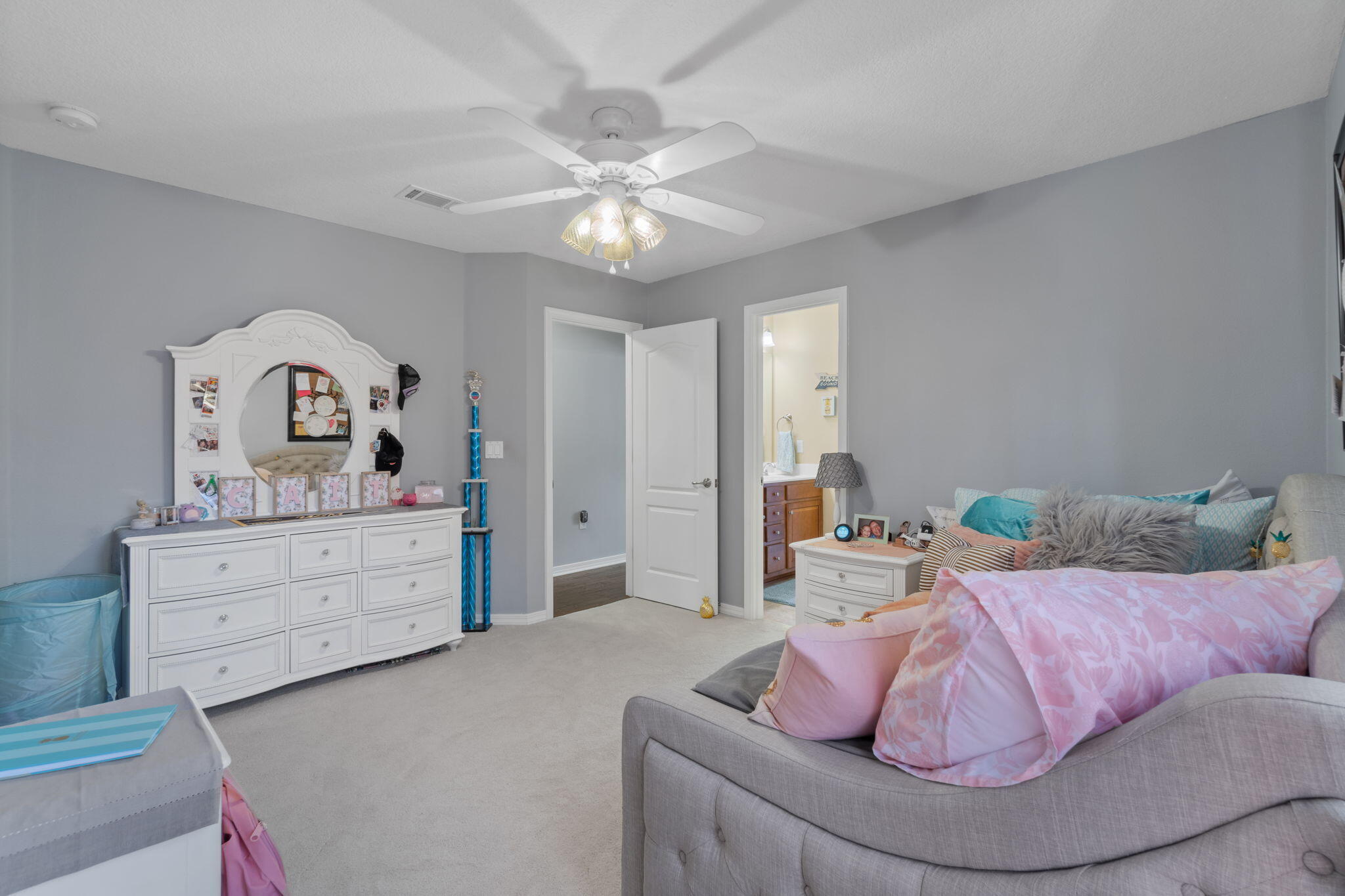 THE MEADOWS - Residential