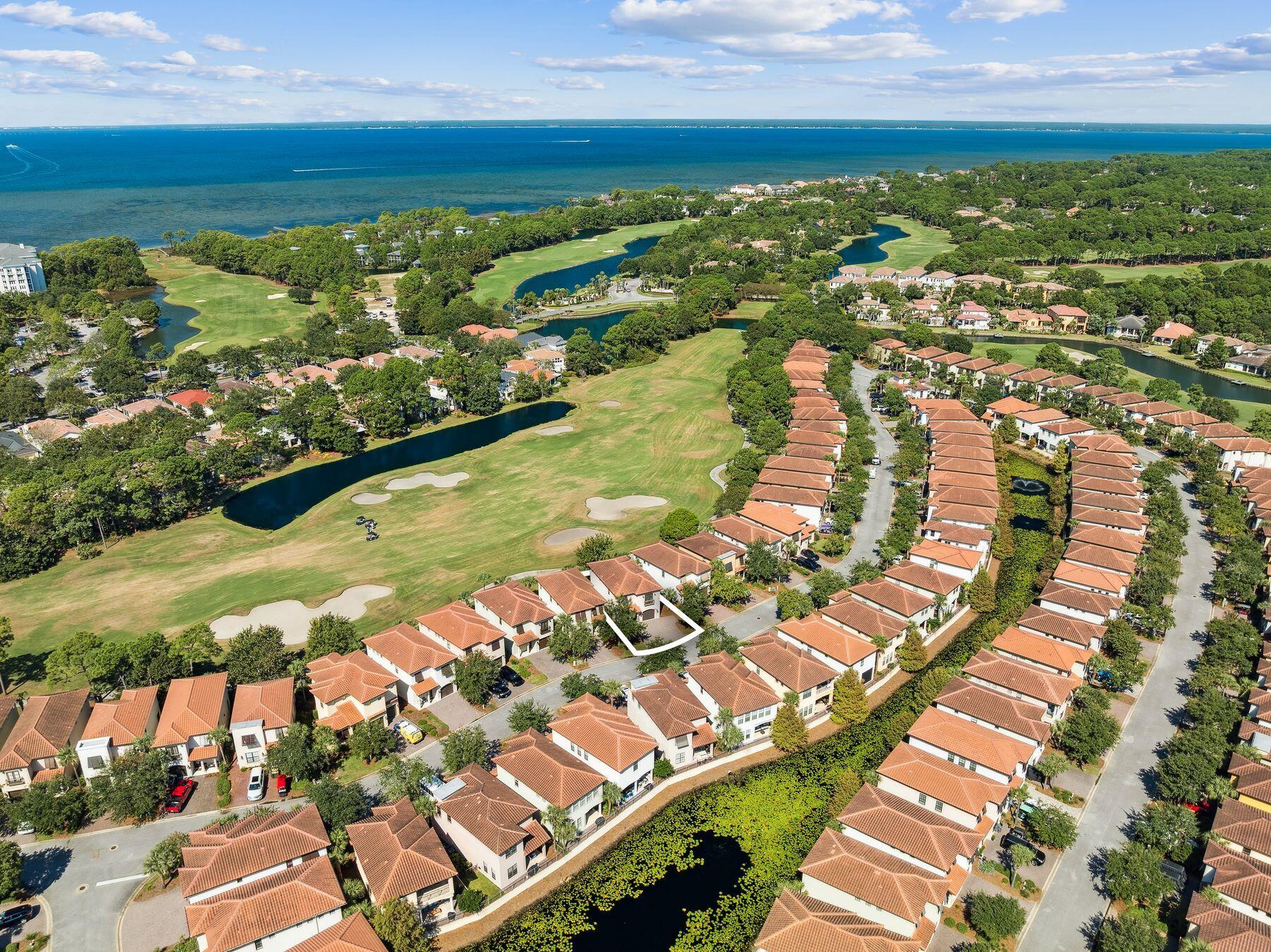 VILLA LAGO - Residential