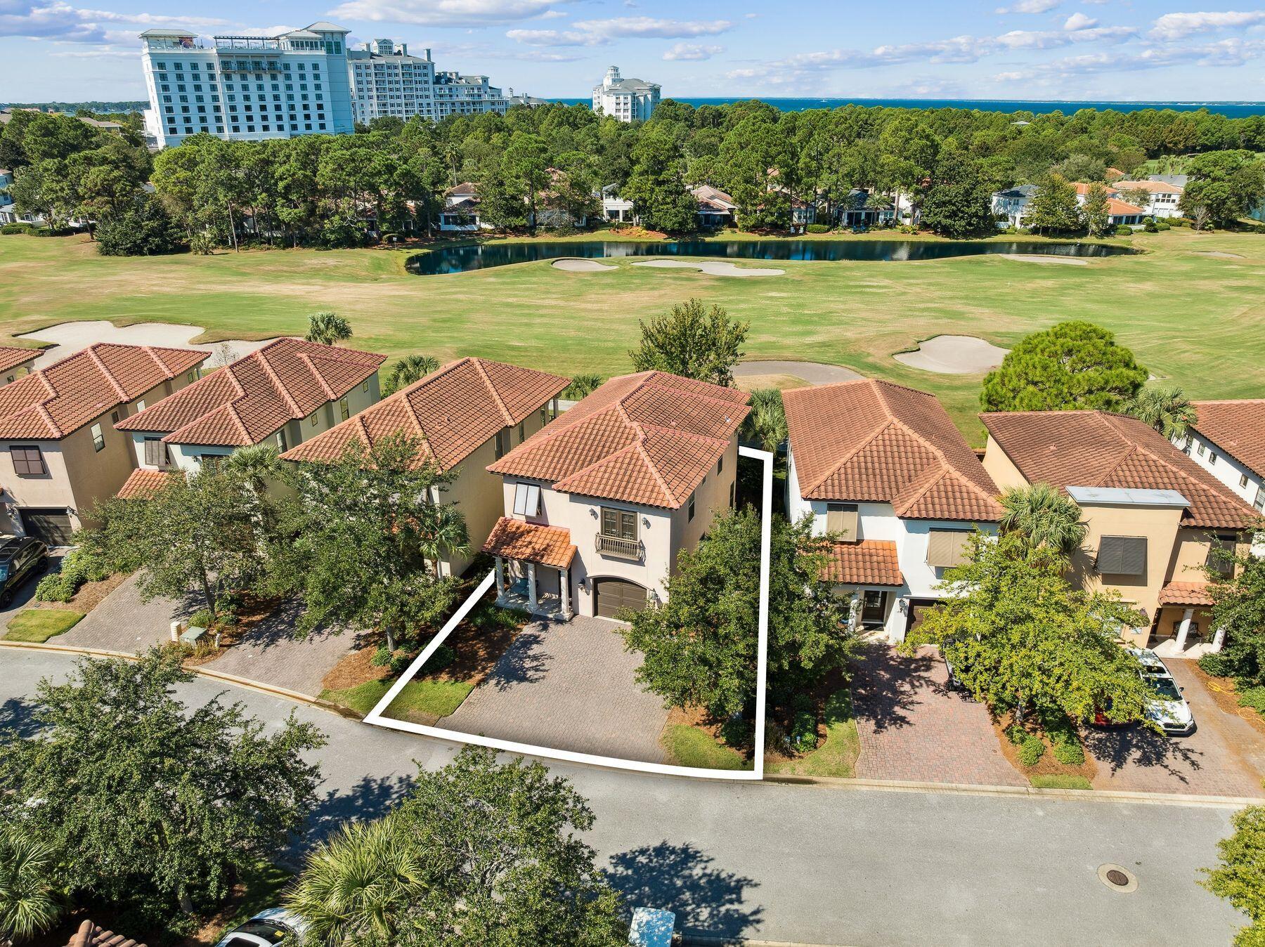 VILLA LAGO - Residential