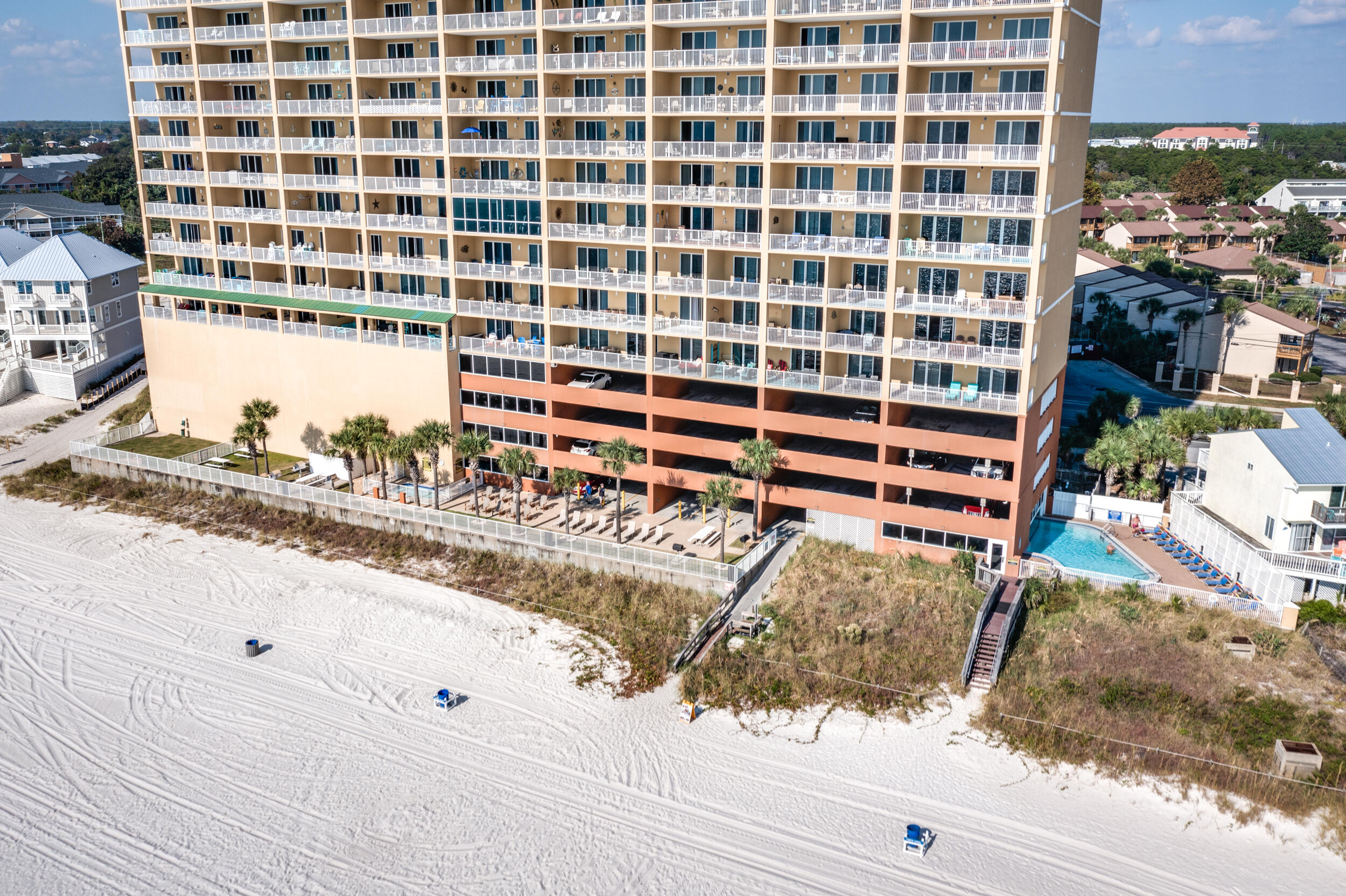 TROPIC WINDS - Residential
