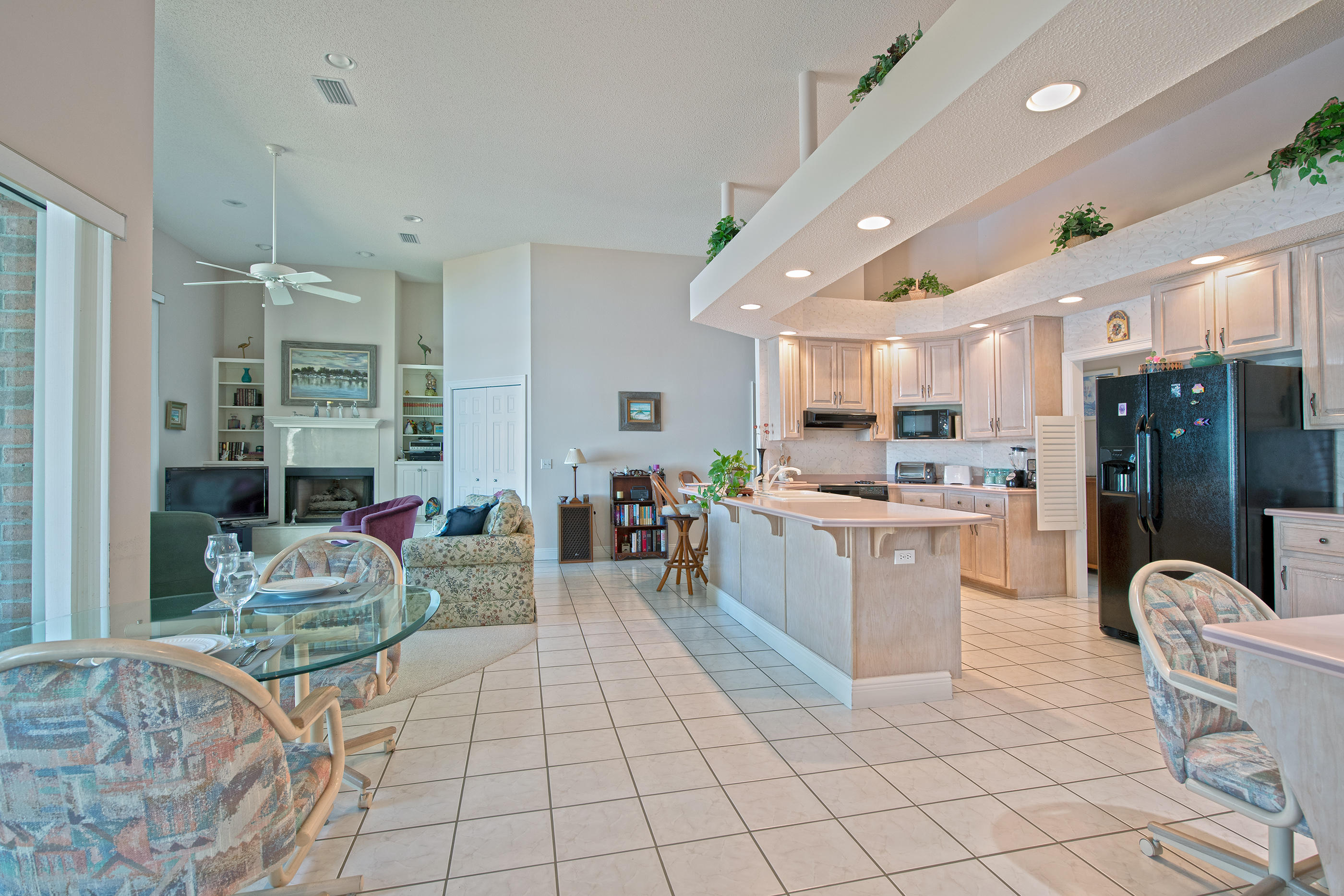 LAKE POINTE - Residential