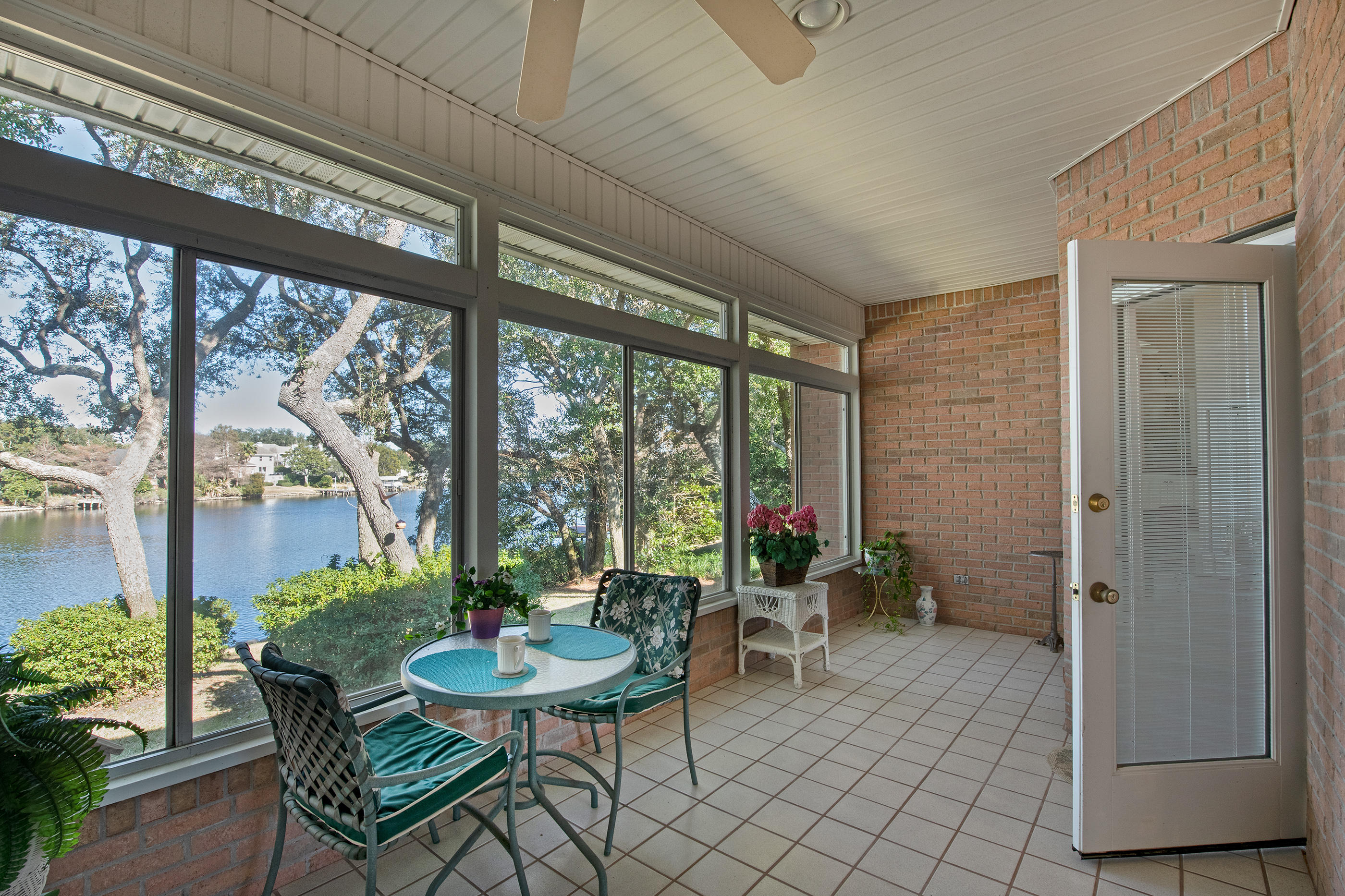 LAKE POINTE - Residential