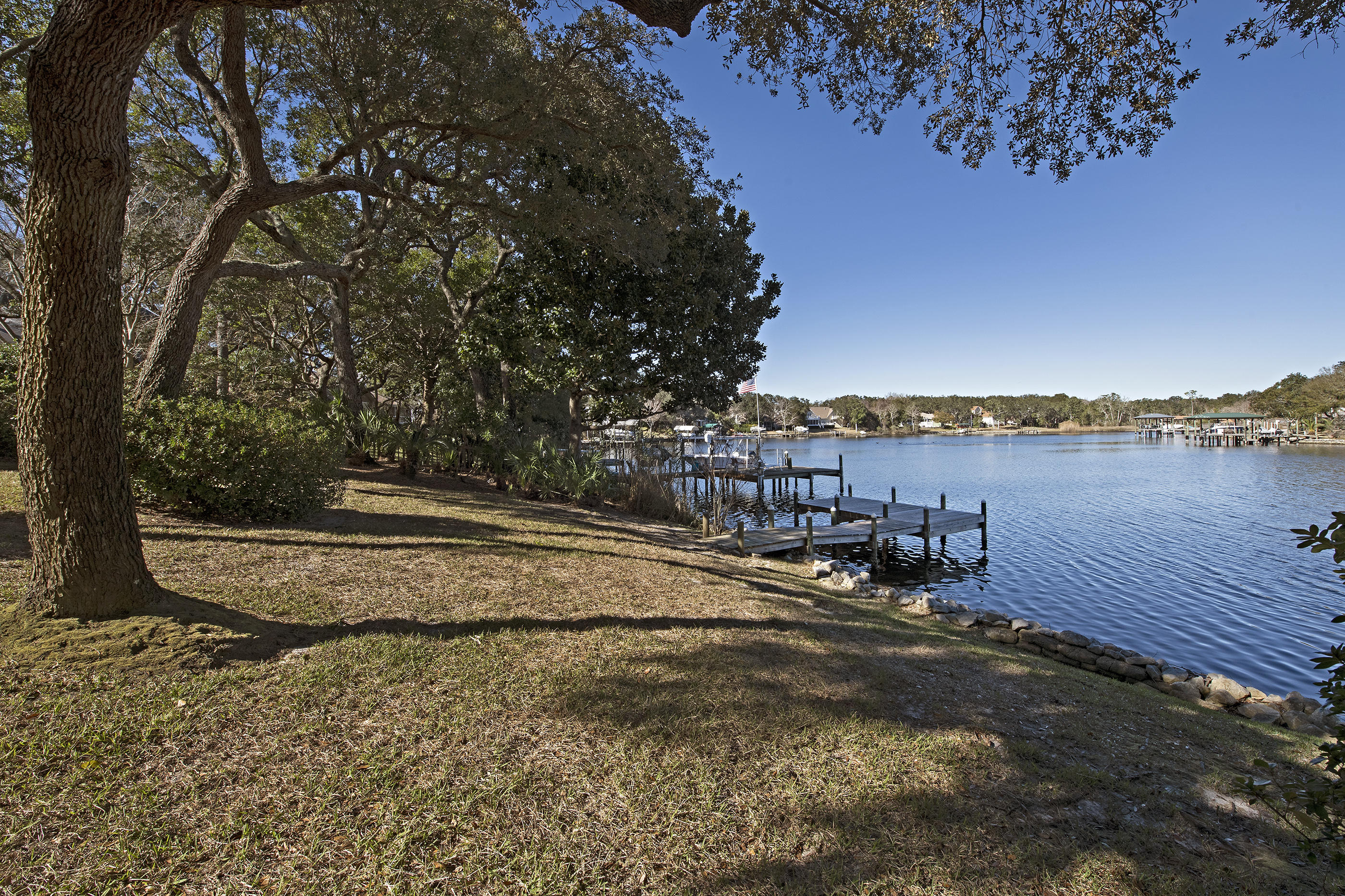 LAKE POINTE - Residential