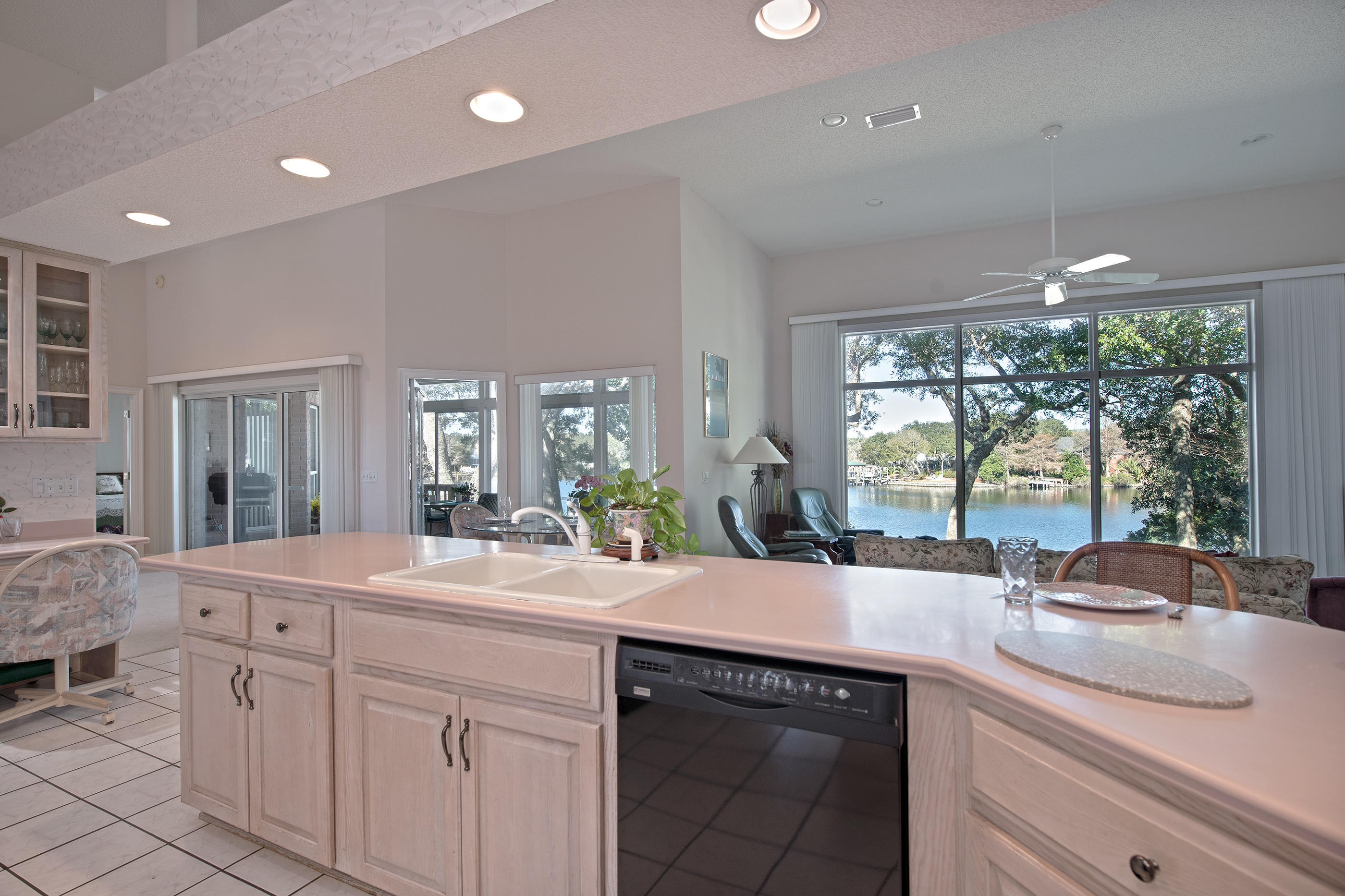 LAKE POINTE - Residential