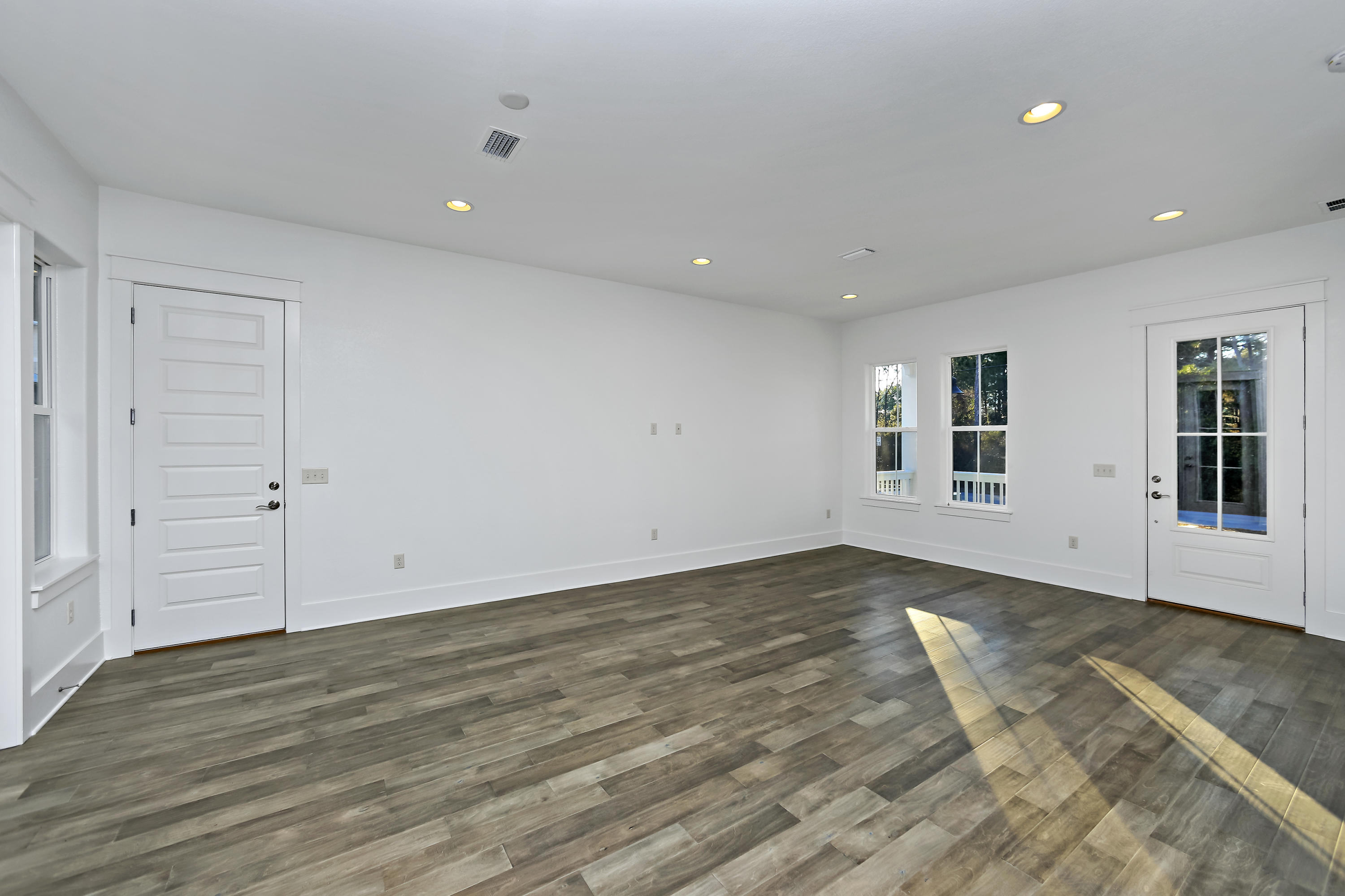 LAKEWOOD VILLAGE UNREC - Residential