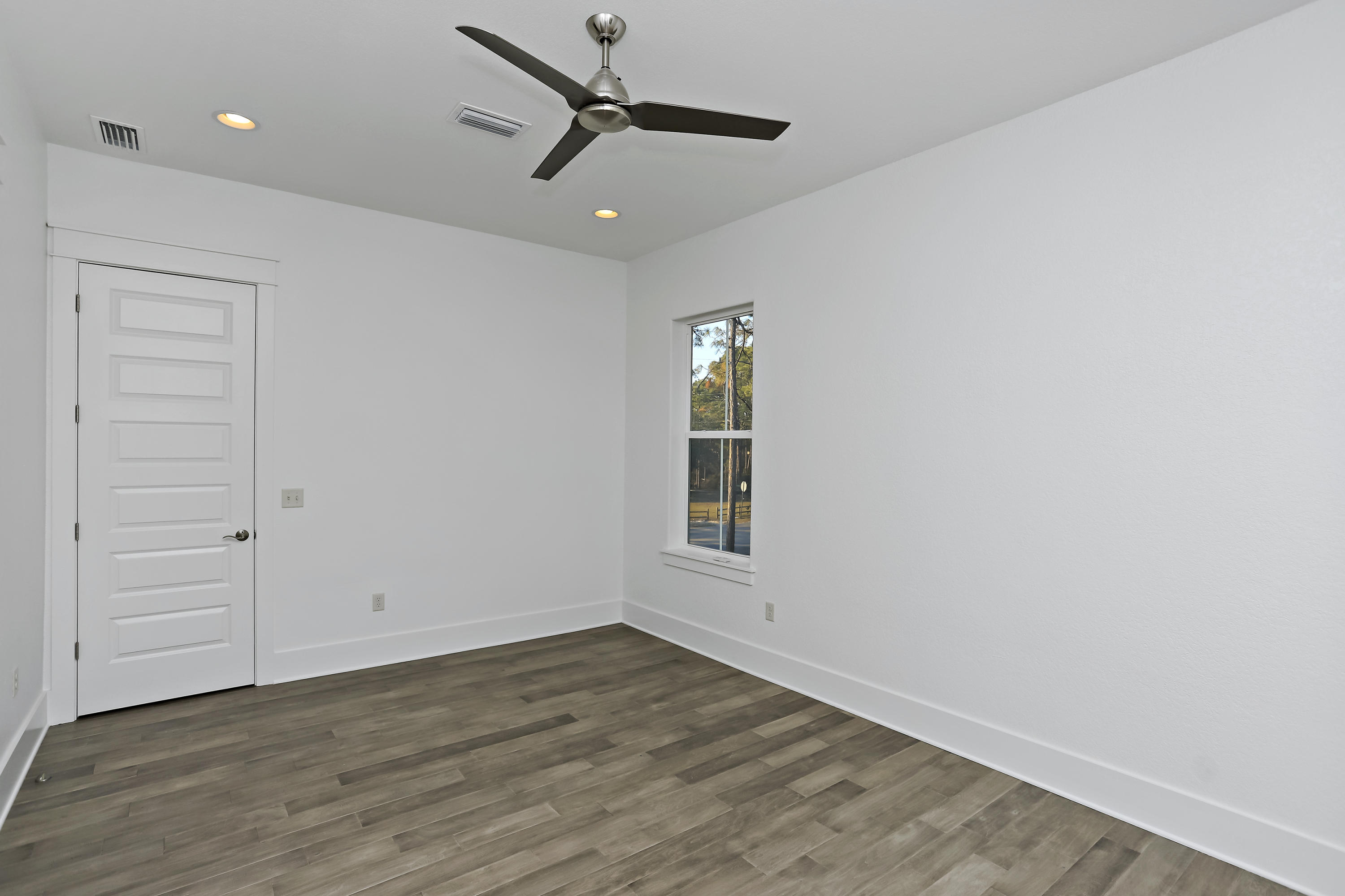 LAKEWOOD VILLAGE UNREC - Residential