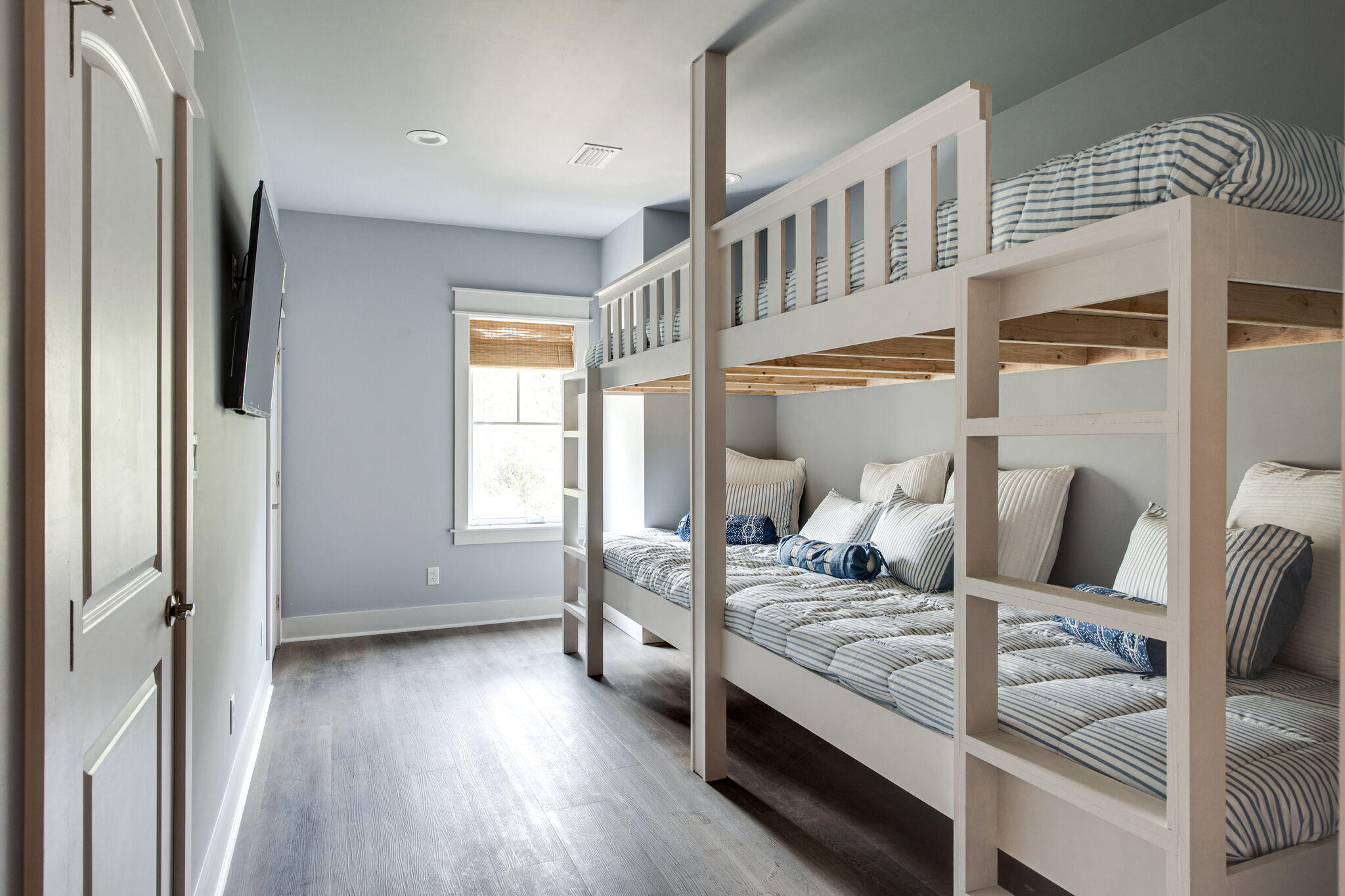 TREETOP VILLAGE - Residential