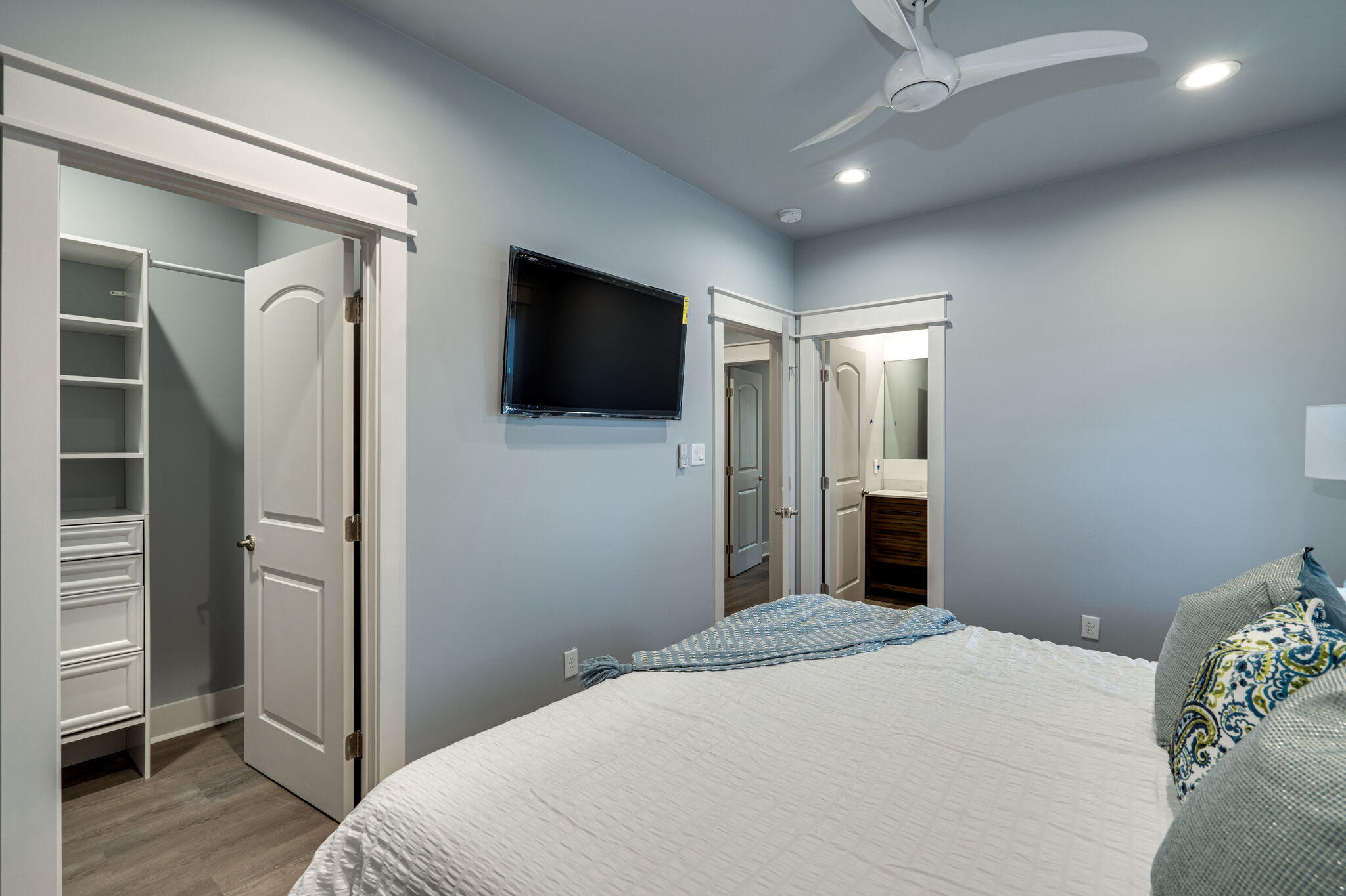 TREETOP VILLAGE - Residential