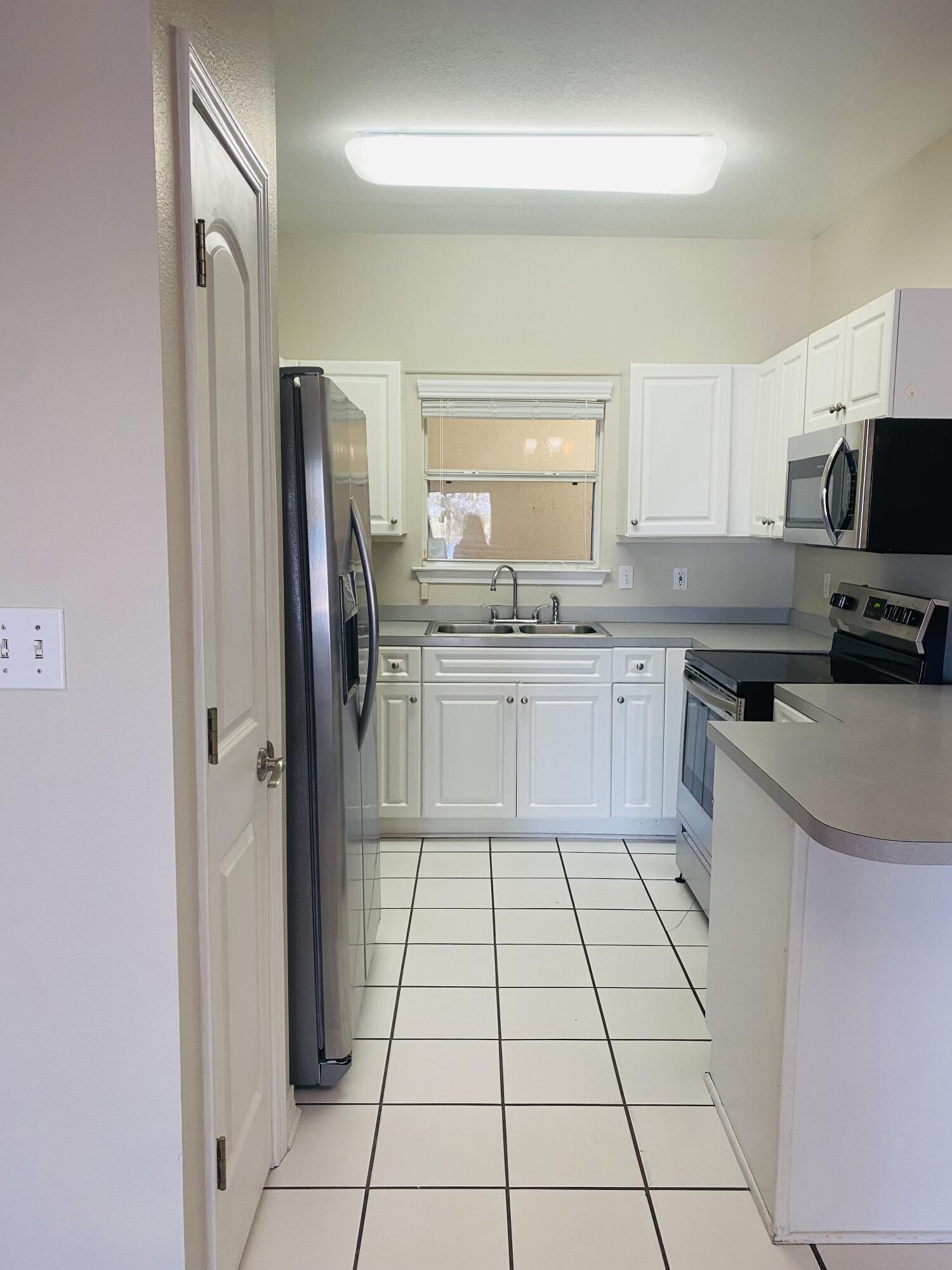 HIDDEN BAY VILLAGE - Residential Lease